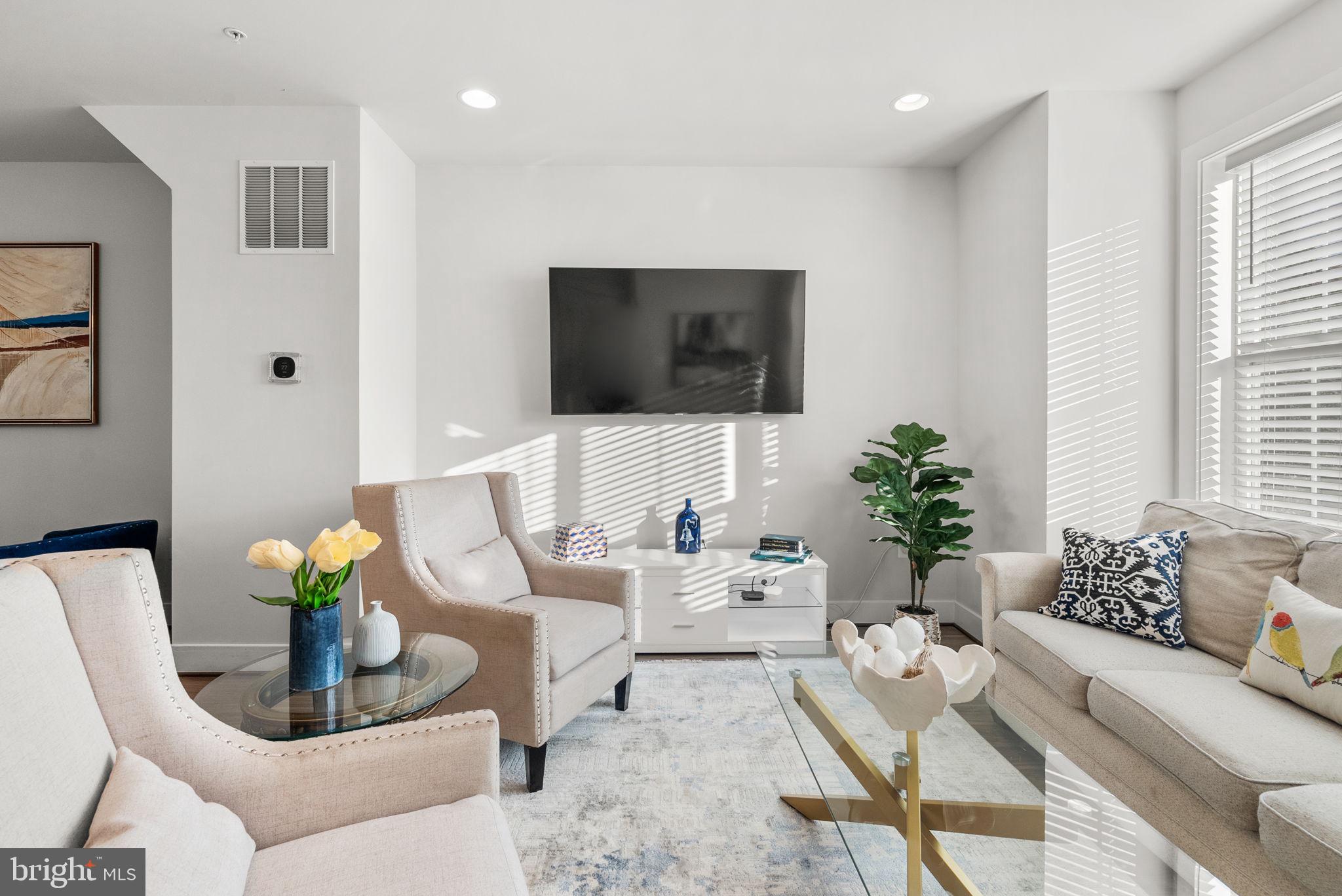 2439 GLENALLAN AVENUE