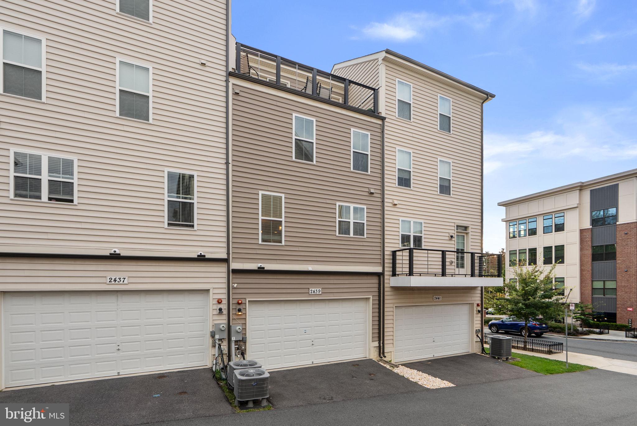 GLENMONT METROCENTRE - Residential