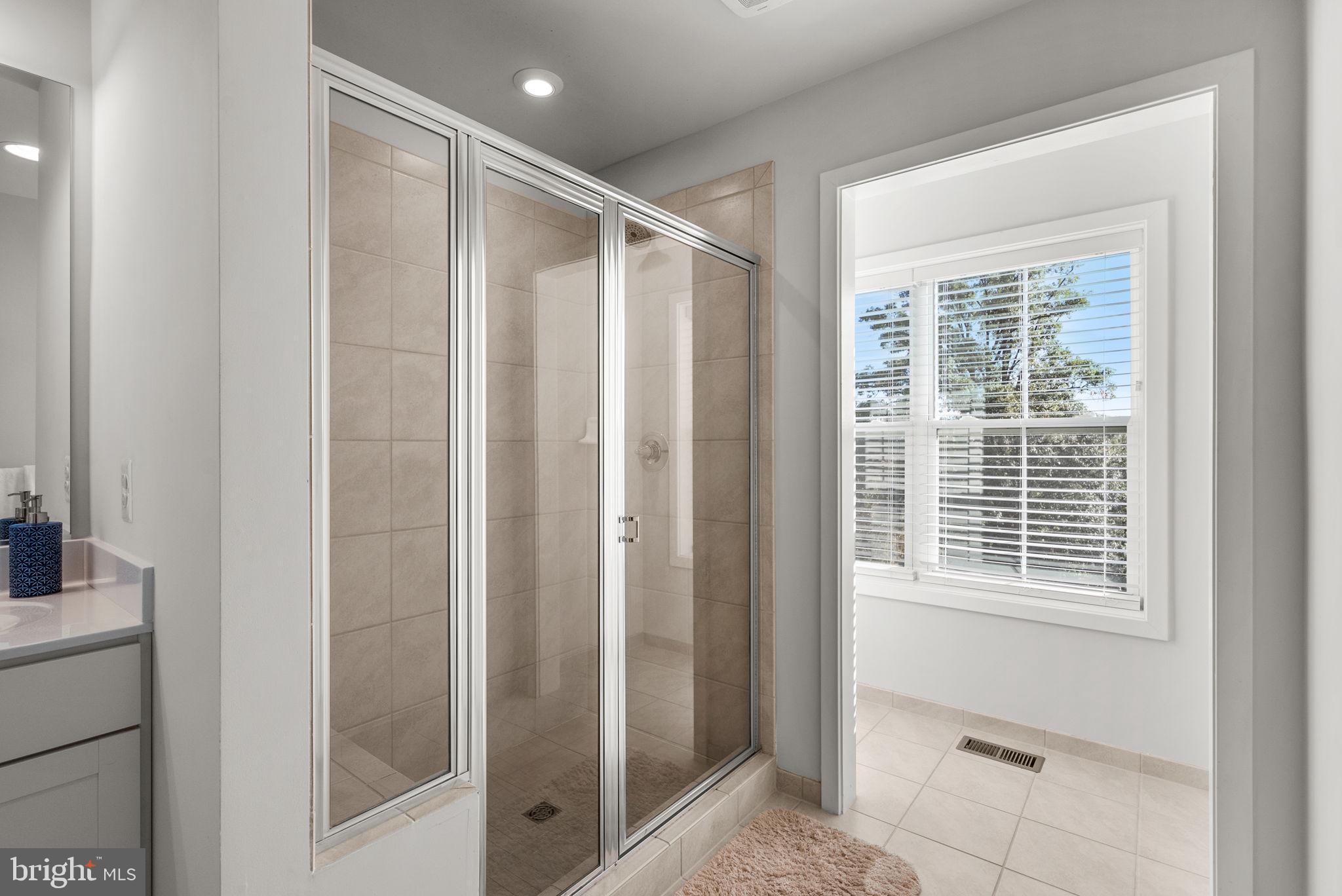 GLENMONT METROCENTRE - Residential