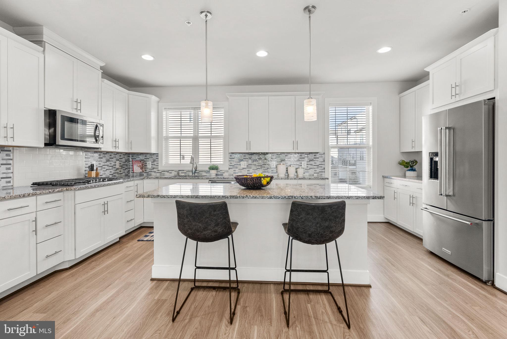 GLENMONT METROCENTRE - Residential