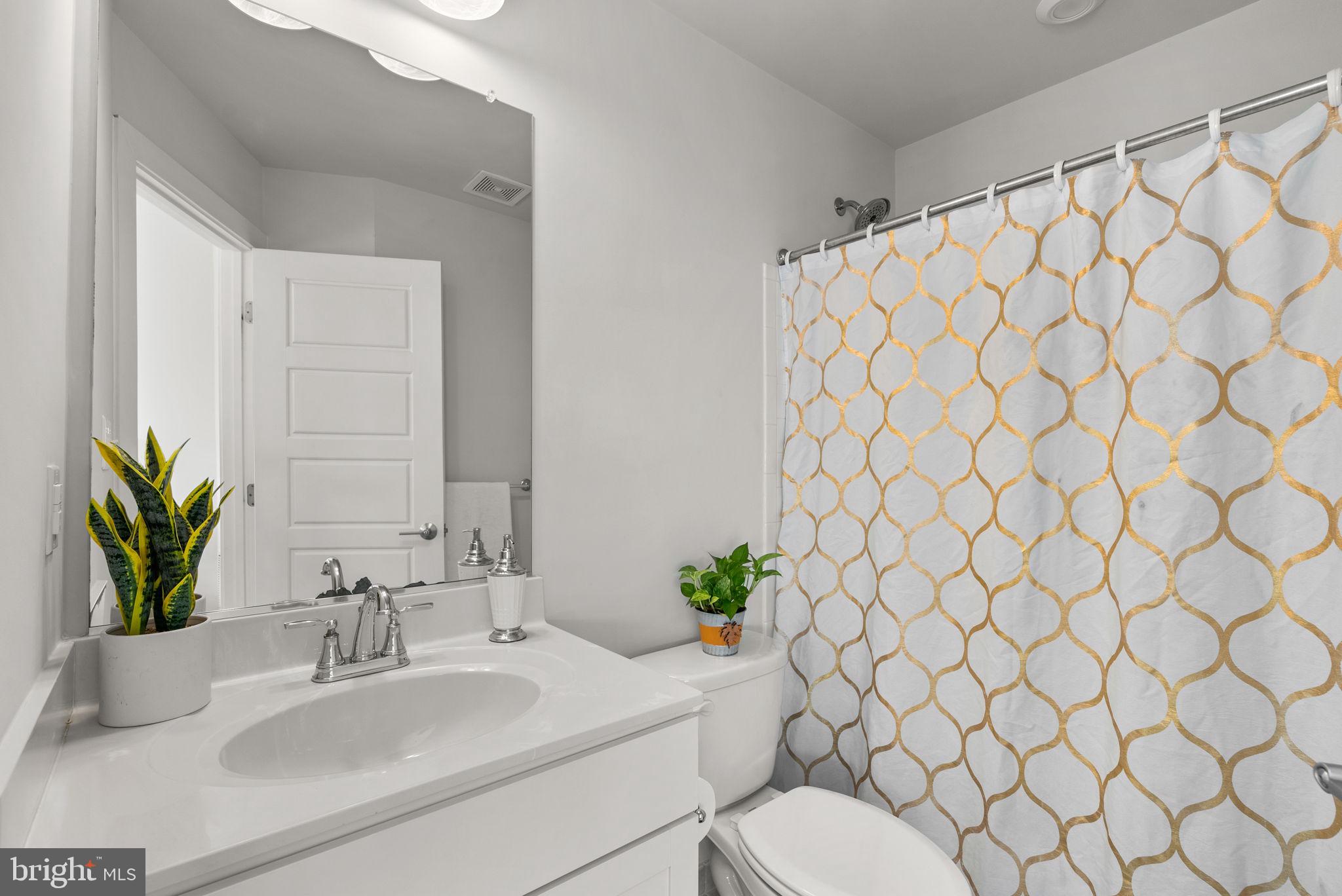 GLENMONT METROCENTRE - Residential