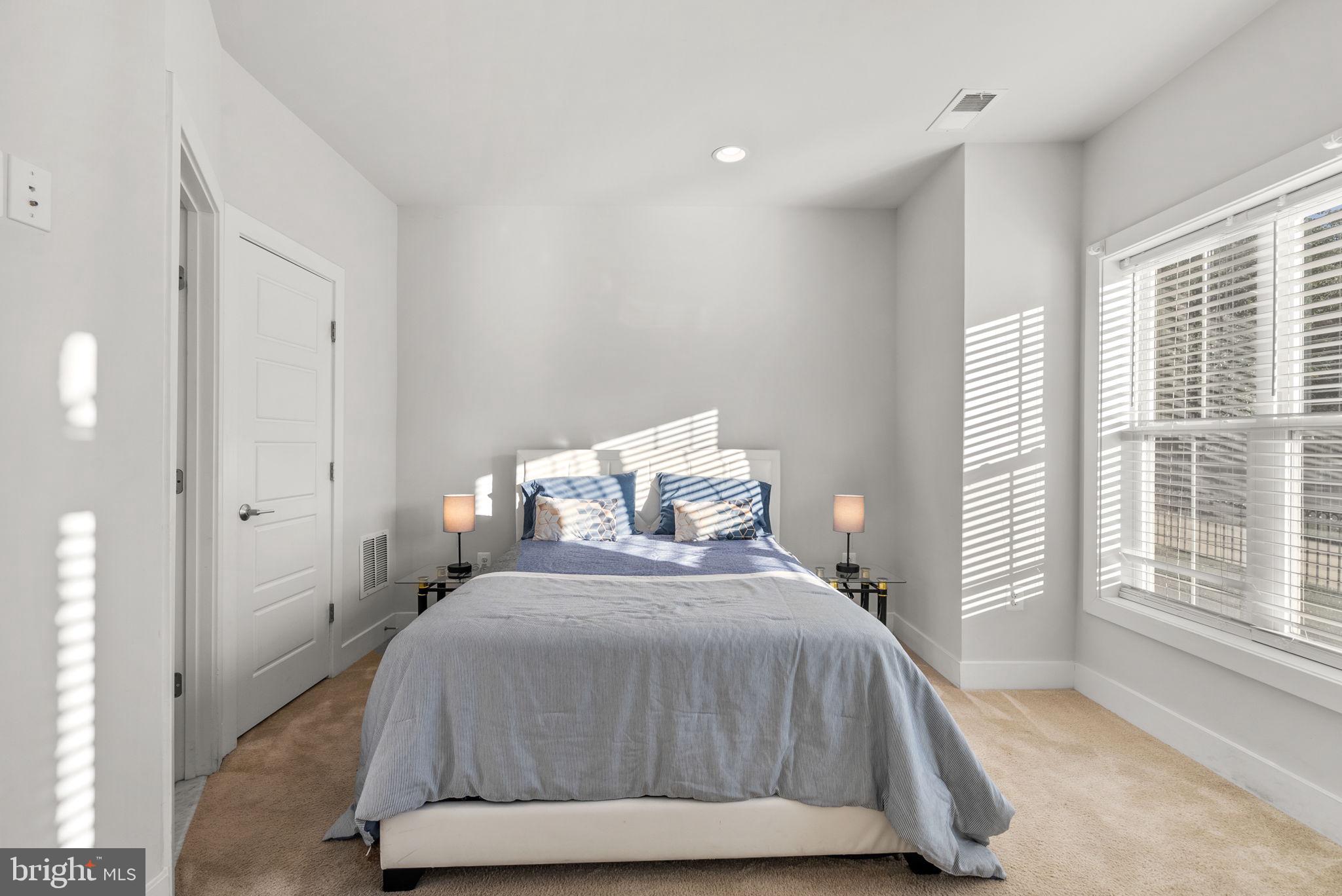 GLENMONT METROCENTRE - Residential