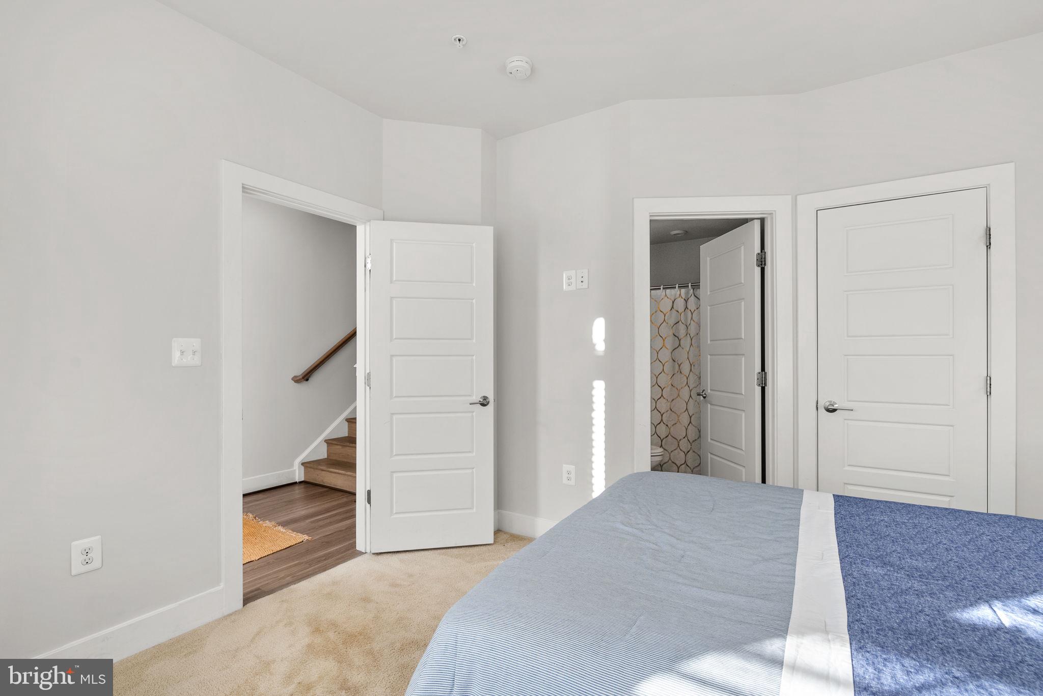 GLENMONT METROCENTRE - Residential