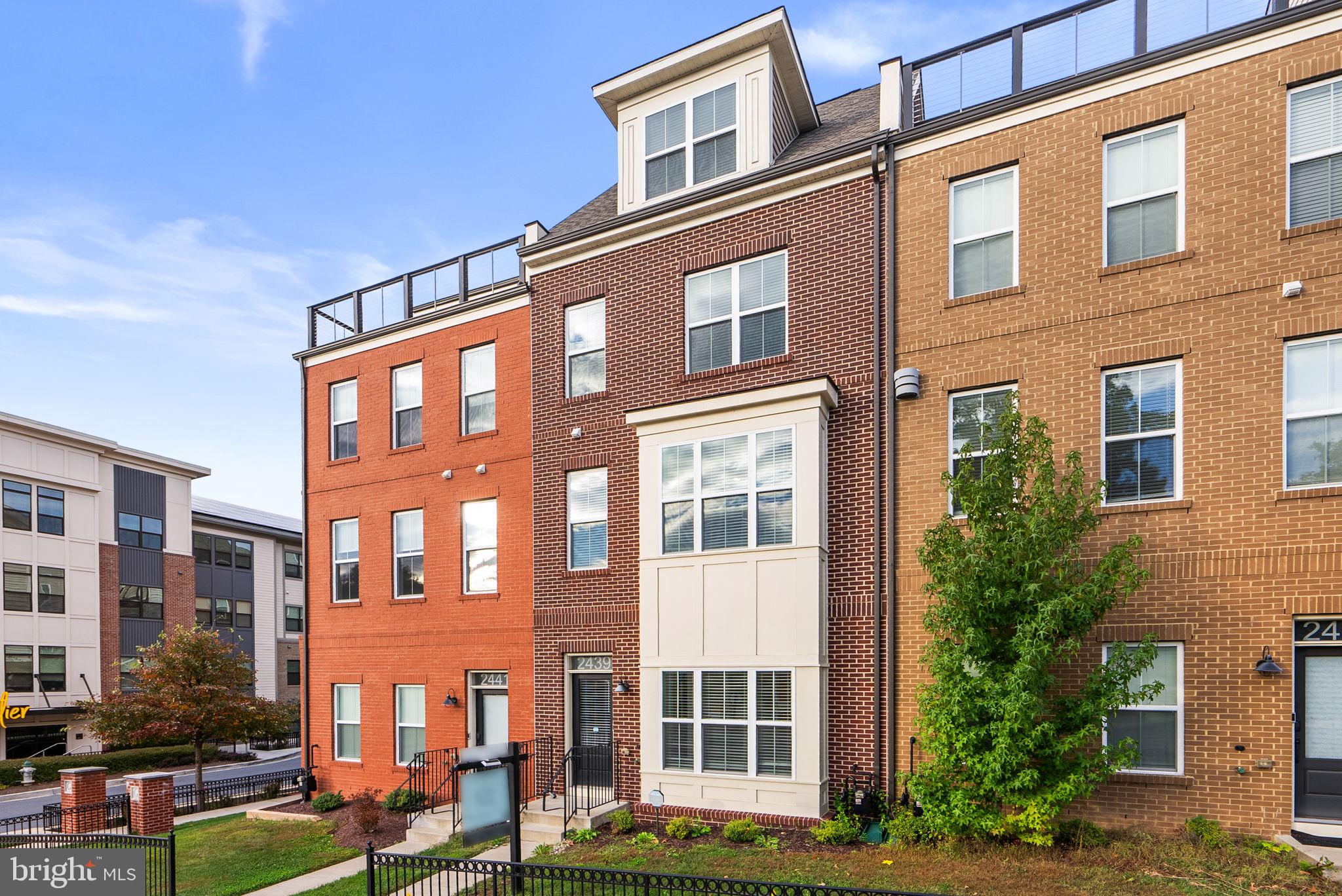 GLENMONT METROCENTRE - Residential