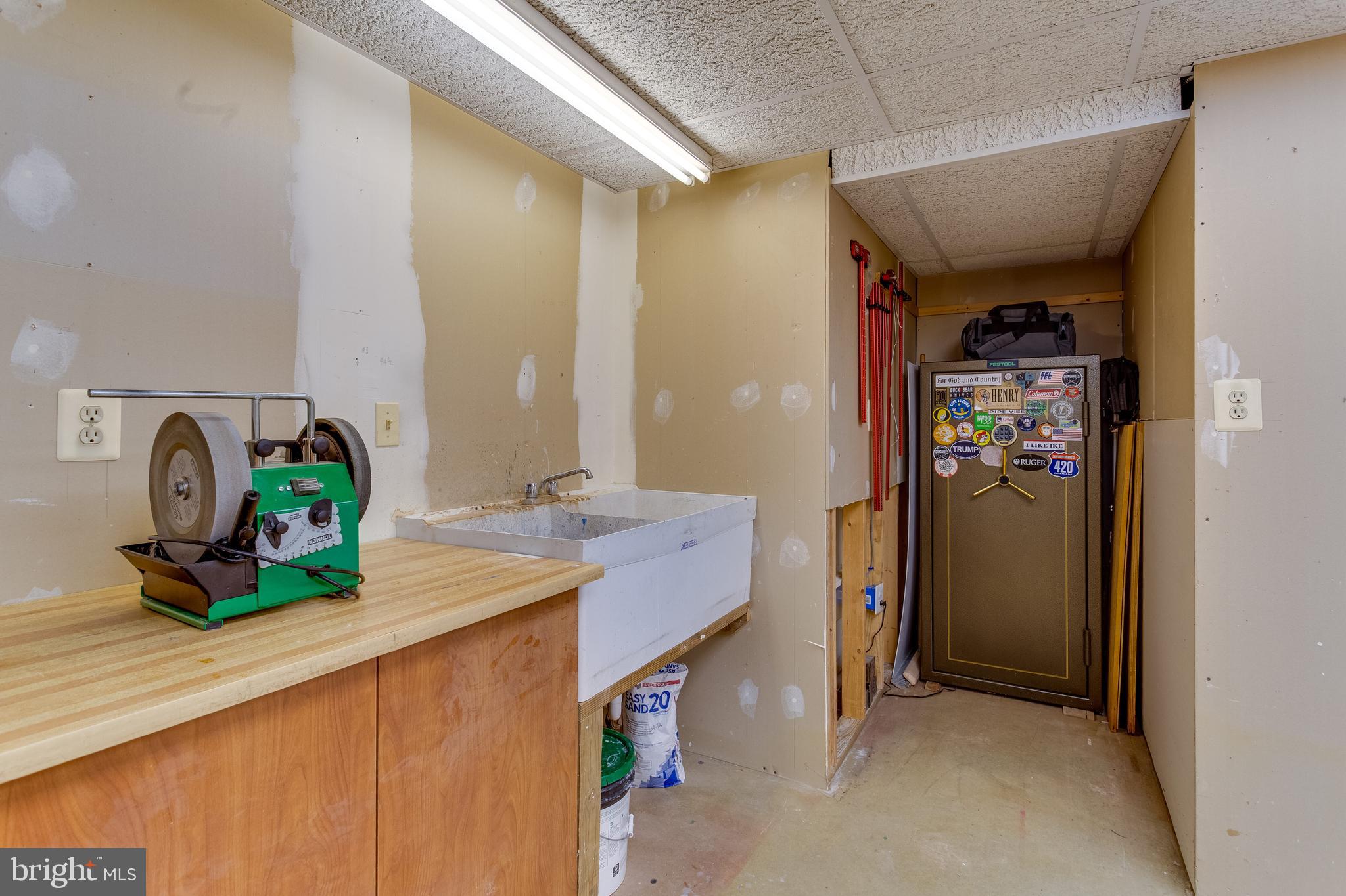 BRYNWOOD HILLS - Residential