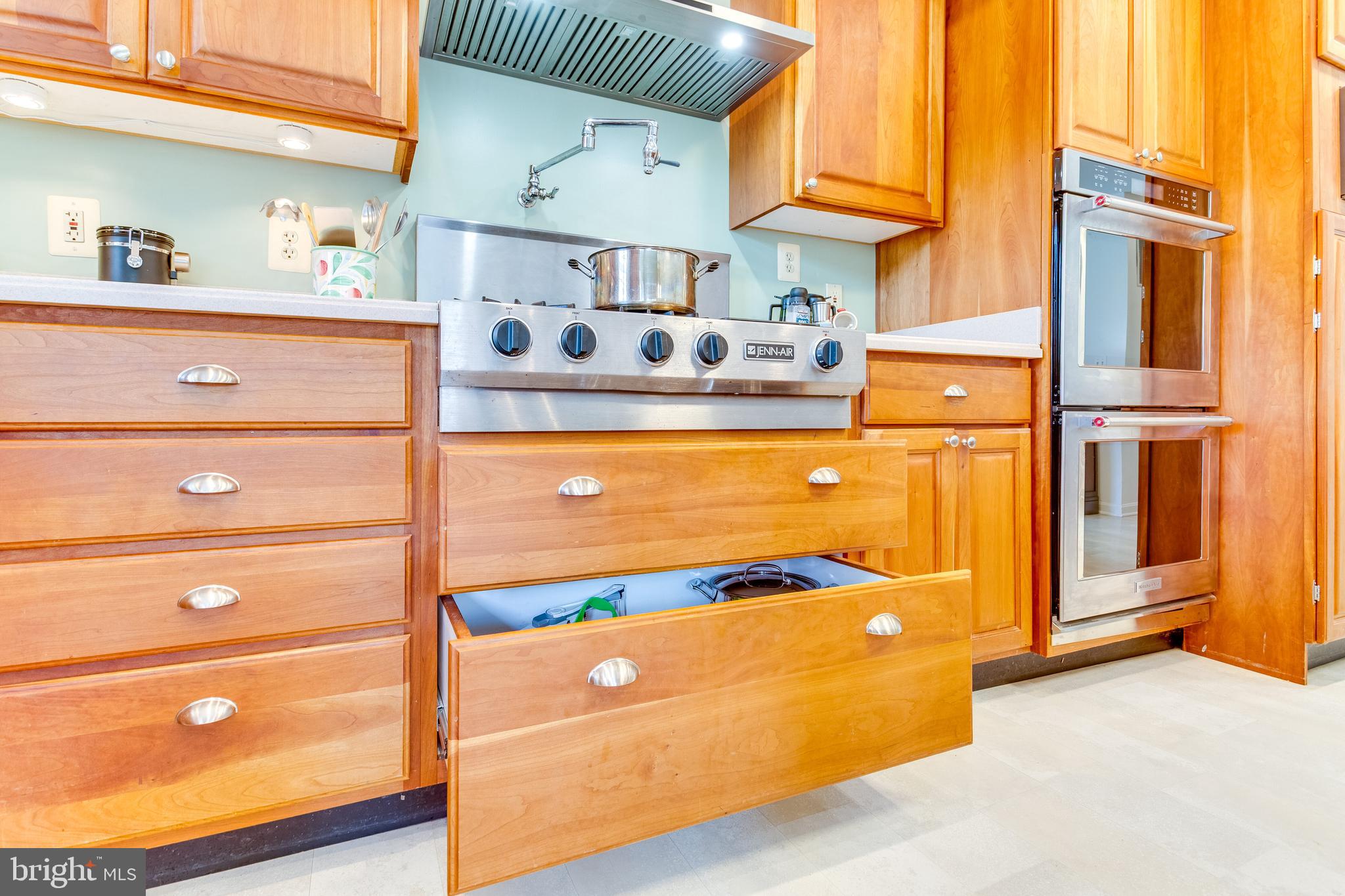 BRYNWOOD HILLS - Residential