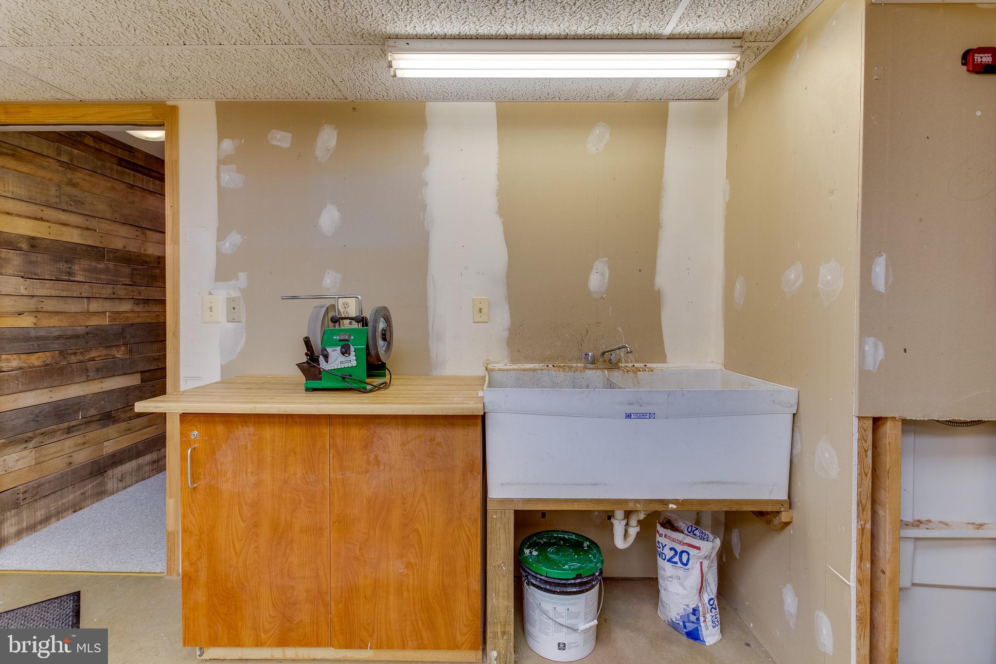 BRYNWOOD HILLS - Residential