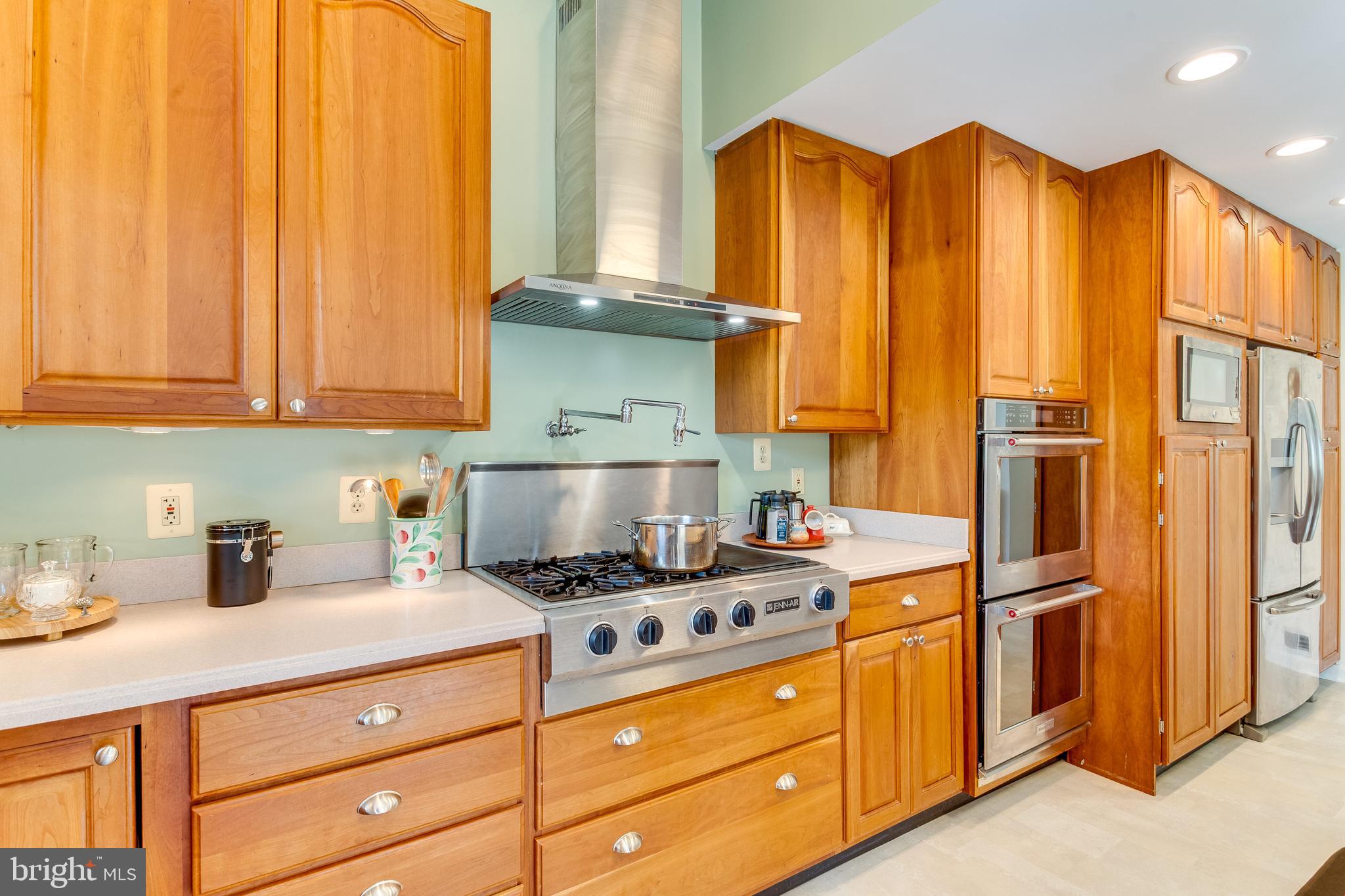 BRYNWOOD HILLS - Residential