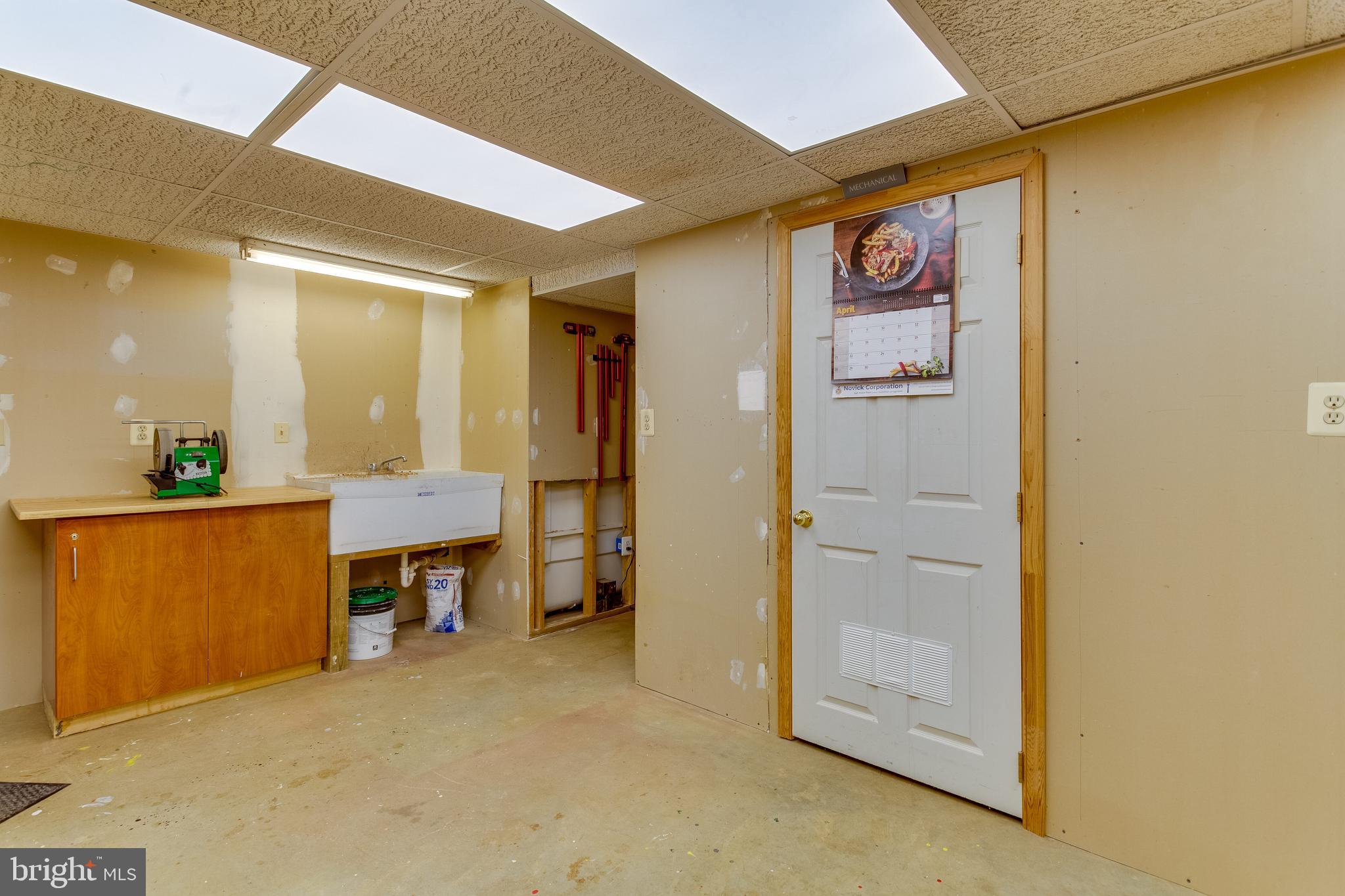 BRYNWOOD HILLS - Residential