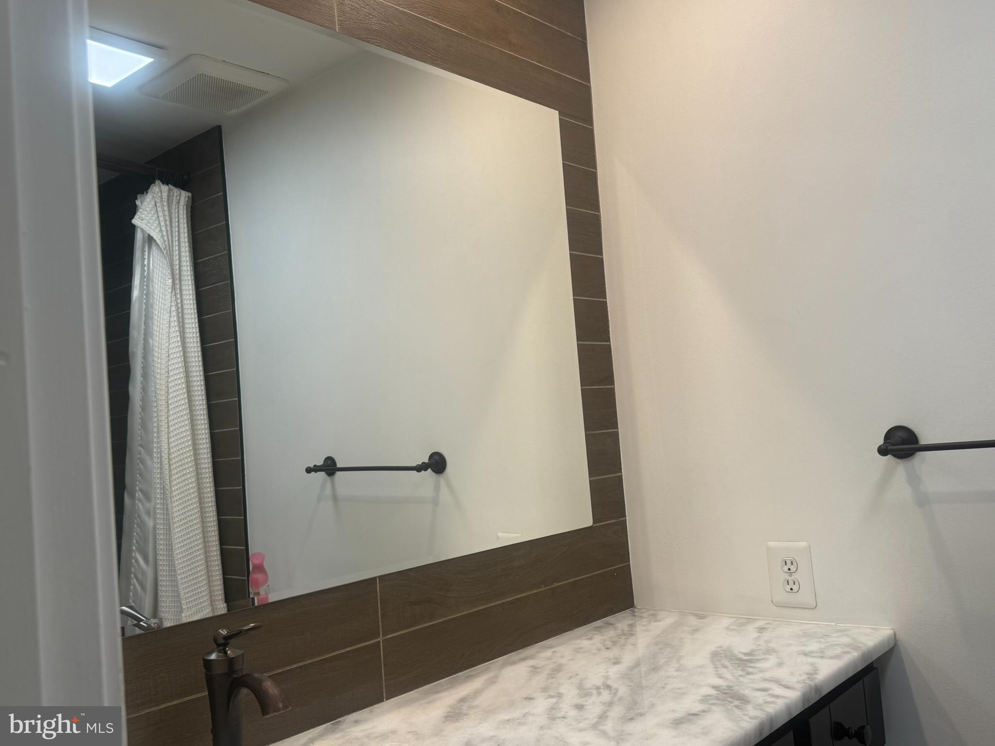 OLNEY OAKS - Residential Lease