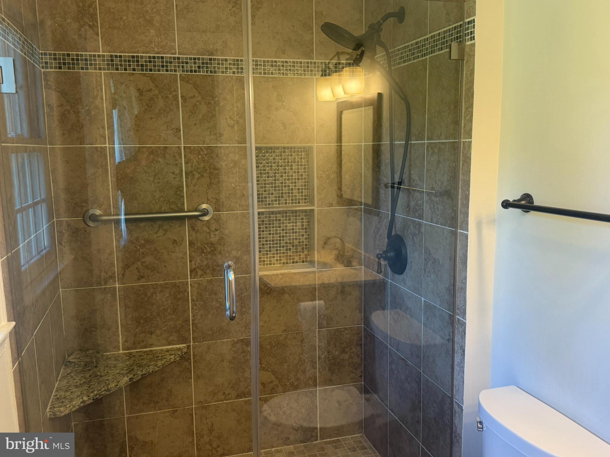 OLNEY OAKS - Residential Lease