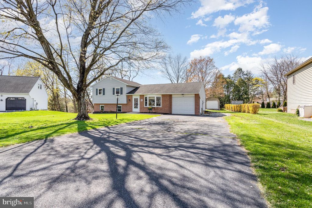 Photo of 10 Grebill Court, EPHRATA, PA 17522 (MLS # PALA2065860)