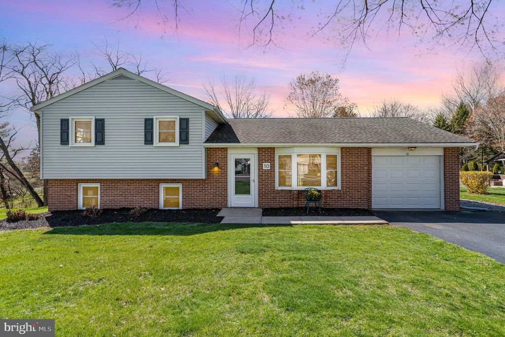 Photo of 10 Grebill Court, EPHRATA, PA 17522 (MLS # PALA2065860)