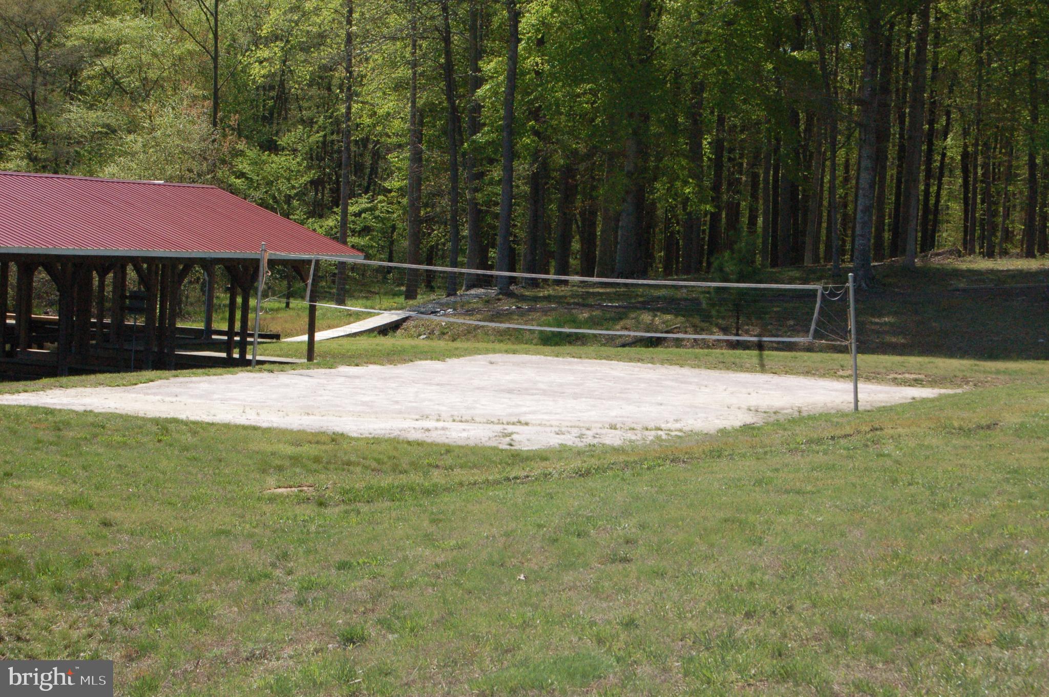 NOAH'S LANDING - Land