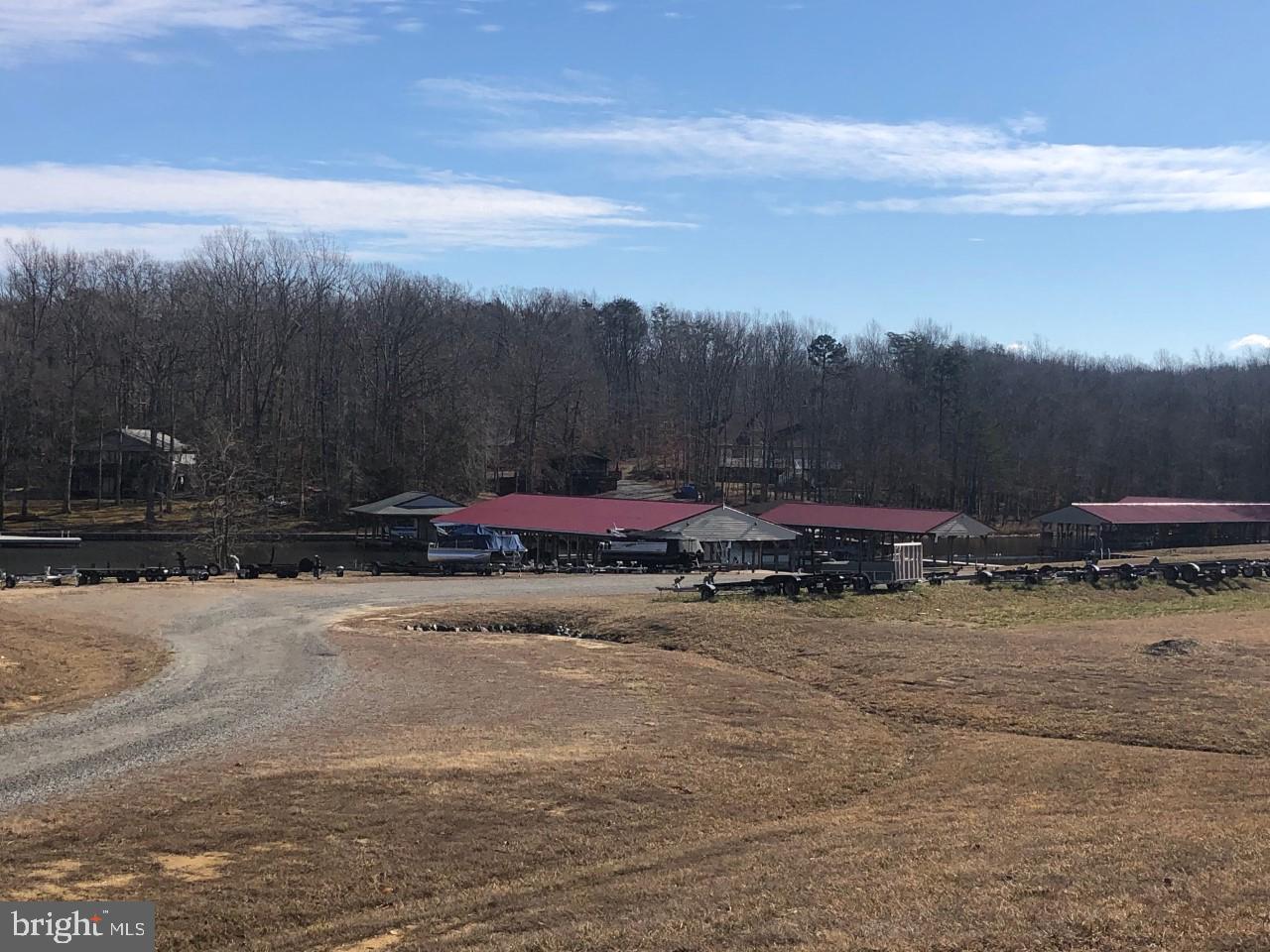 NOAH'S LANDING - Land