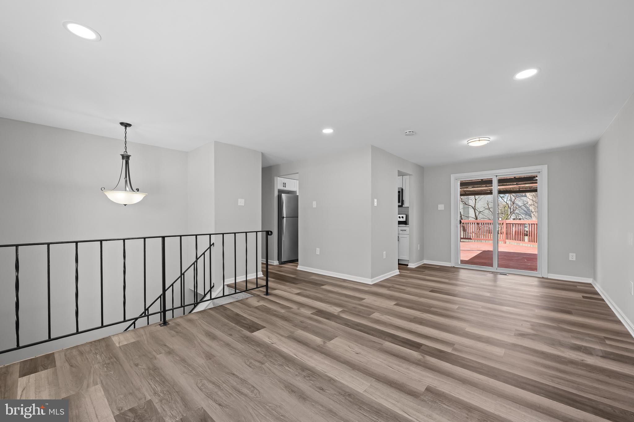 MINERAL SPRING VILLAGE - Residential