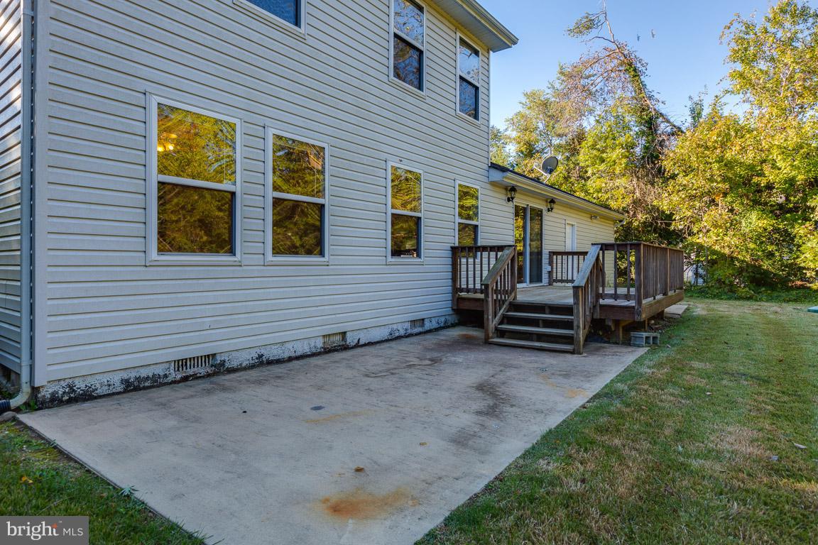 HOLLY HAVEN - Residential Lease