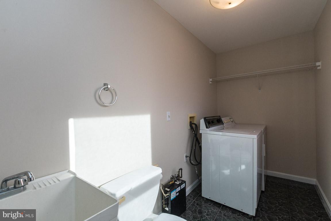 HOLLY HAVEN - Residential Lease