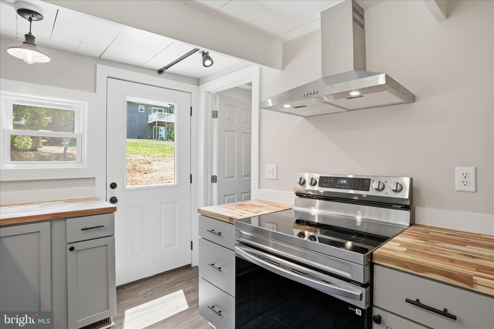 SHENANDOAH  SHORES - Residential