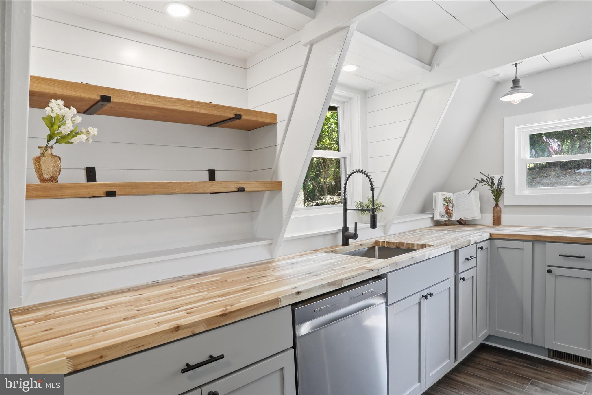SHENANDOAH  SHORES - Residential