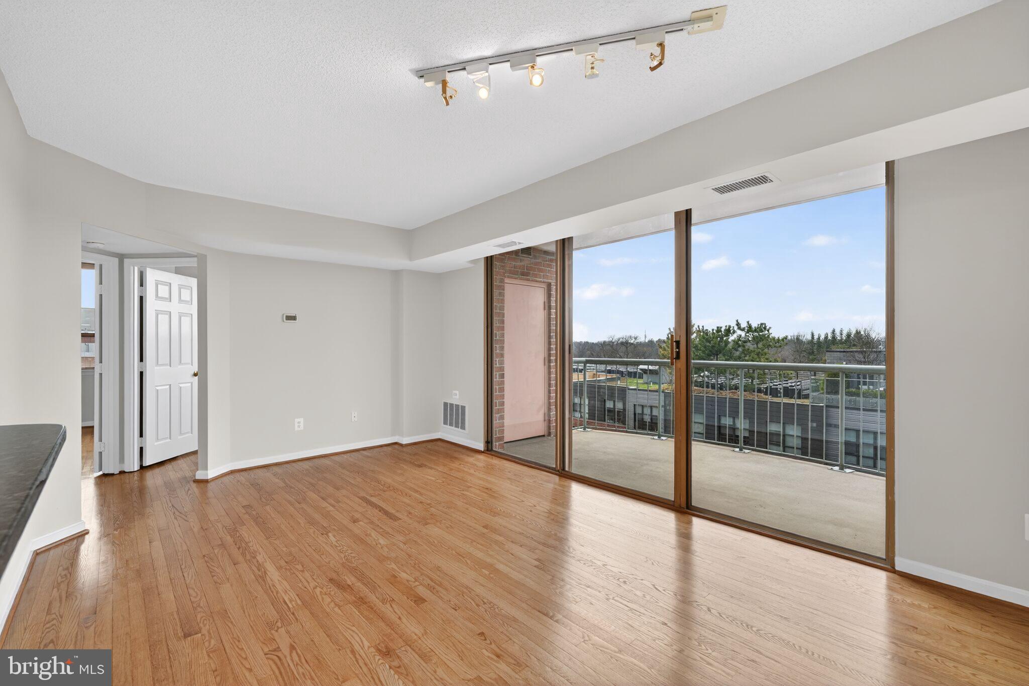 THE CHRISTOPHER - Residential