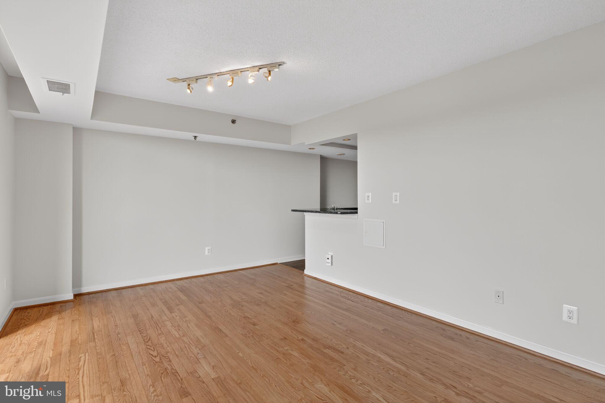 THE CHRISTOPHER - Residential