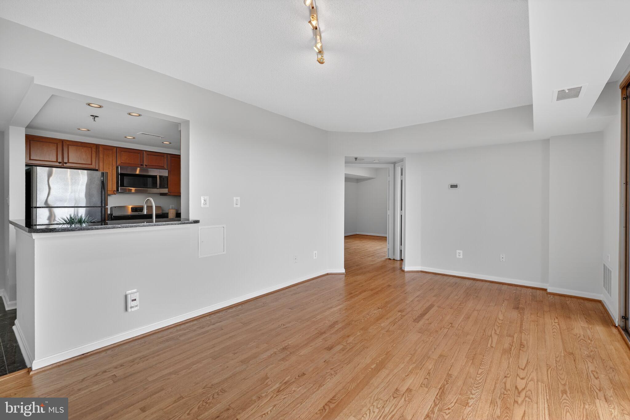 THE CHRISTOPHER - Residential