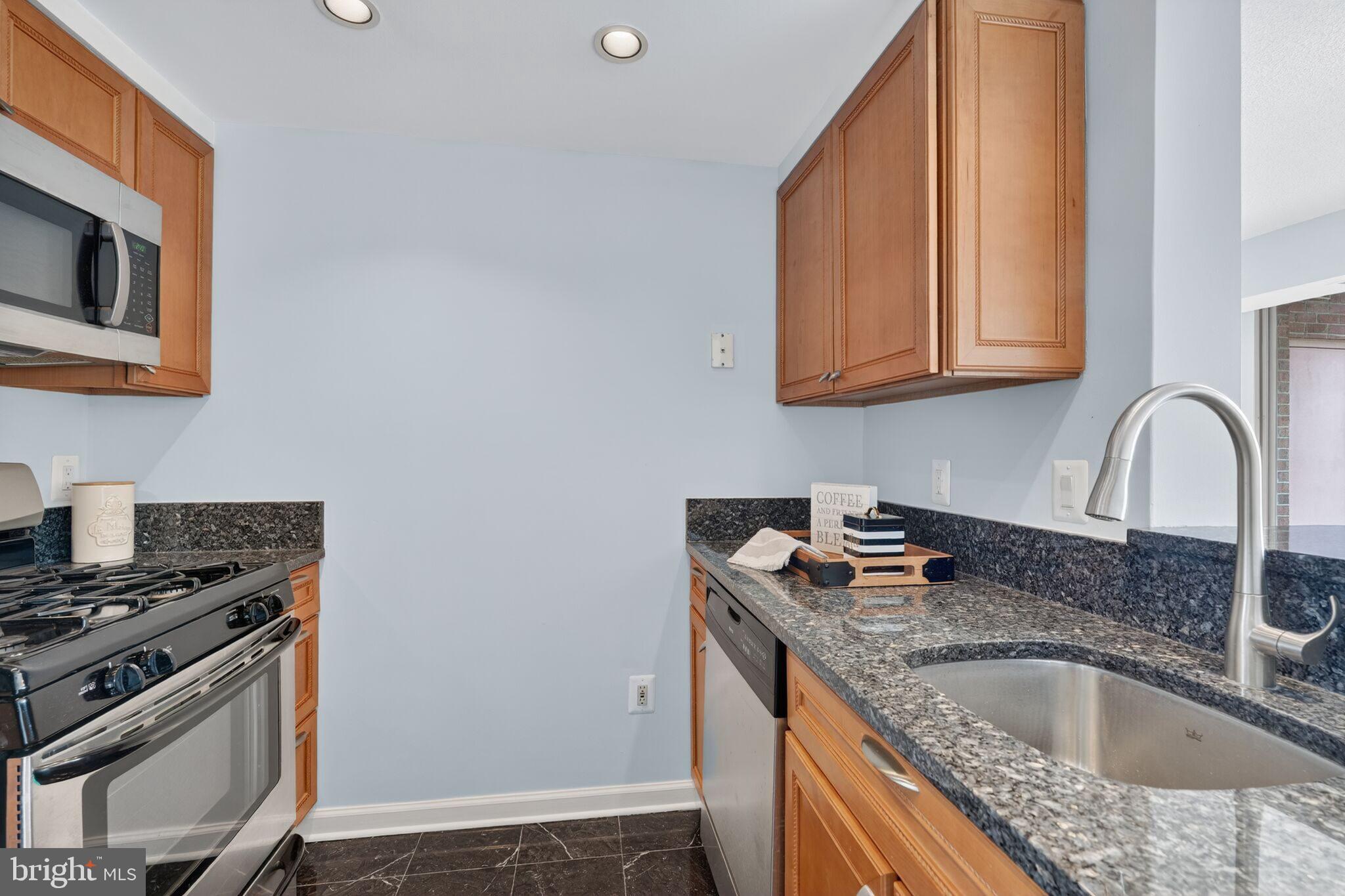 THE CHRISTOPHER - Residential