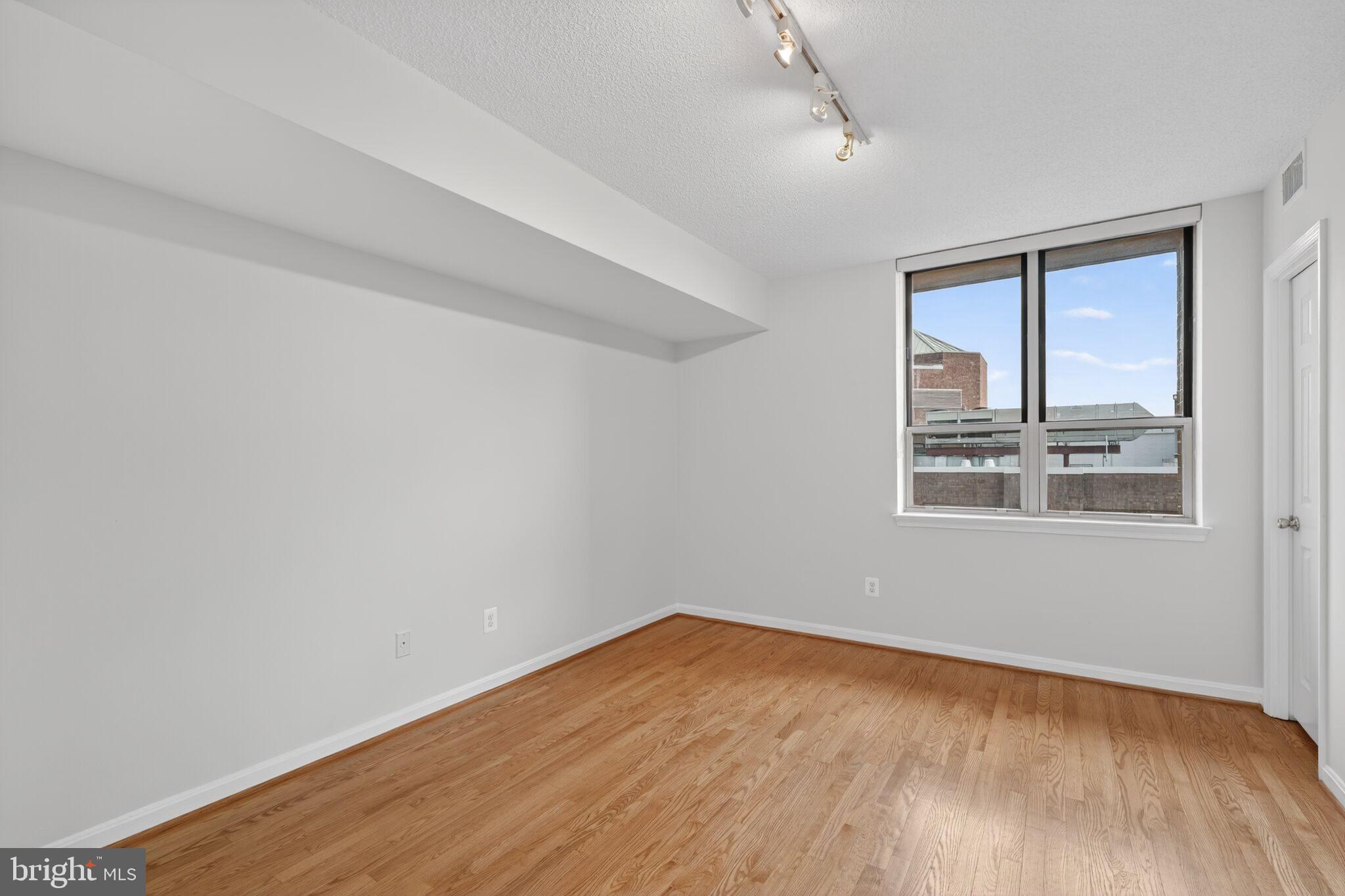 THE CHRISTOPHER - Residential