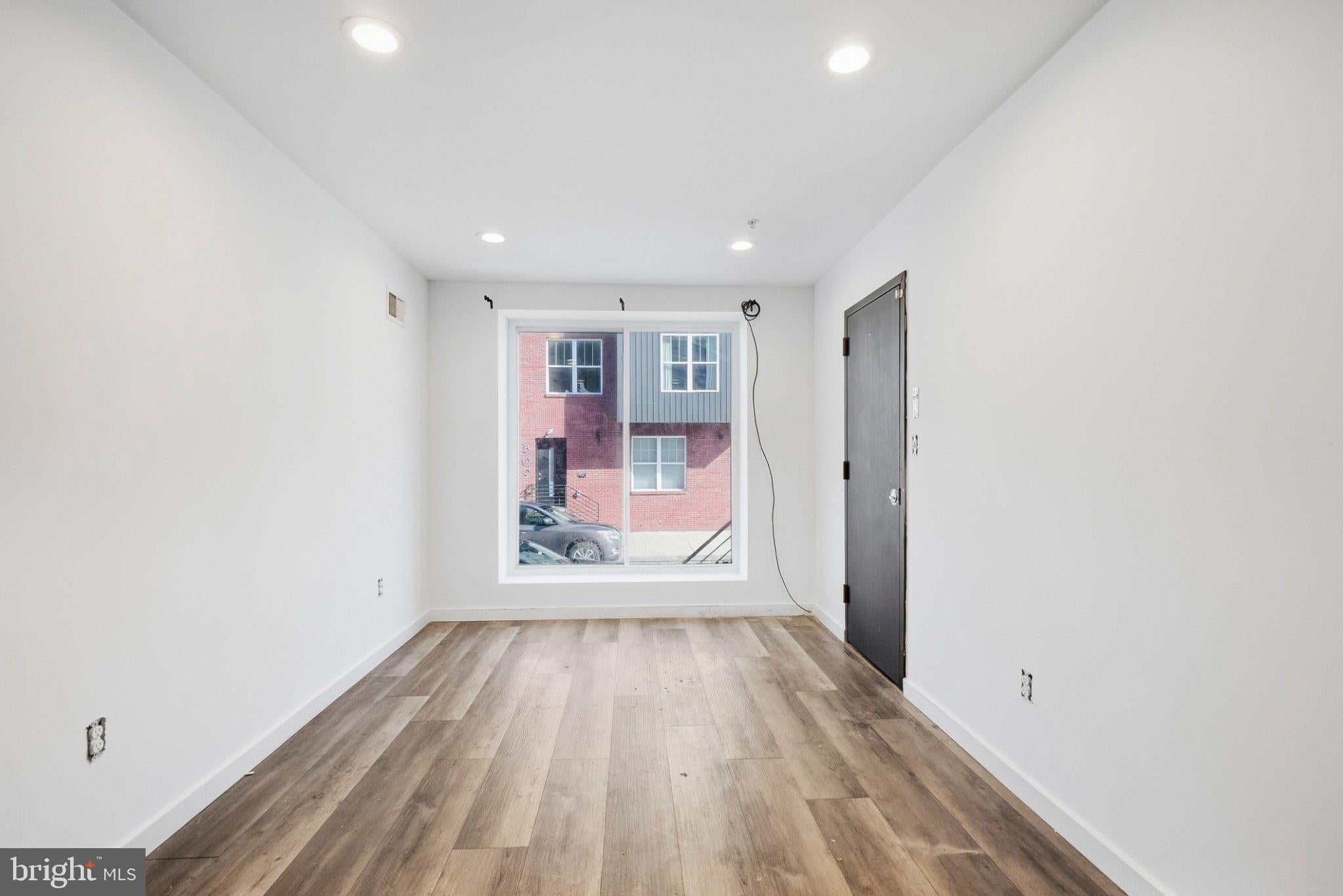 810 DIAMOND STREET 1