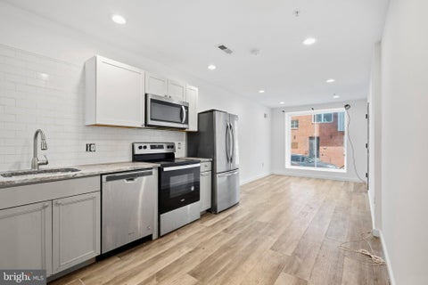 Townhouse For Rent - 810 Diamond Street #1<br/> Philadelphia County, PHILADELPHIA, PA 19122