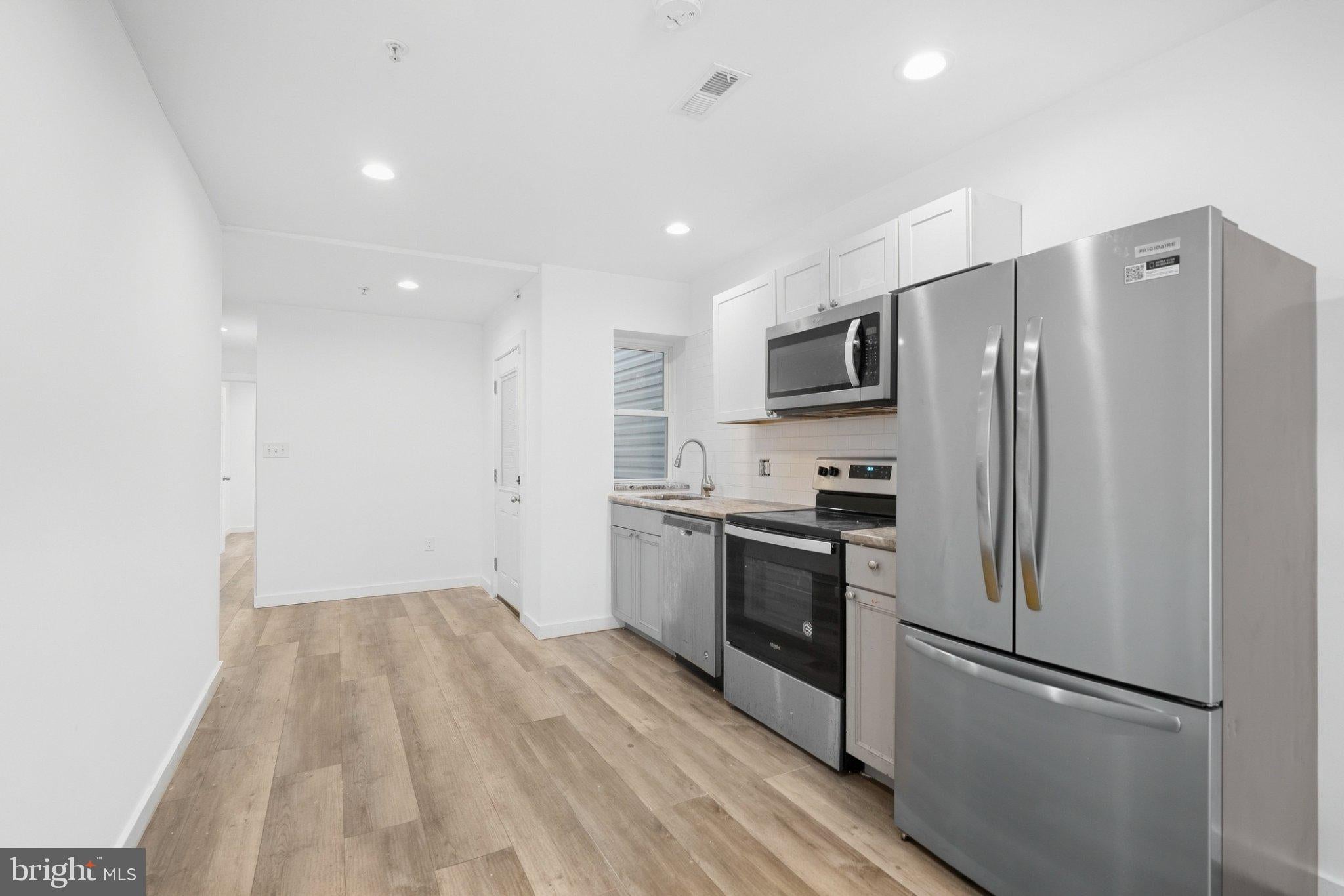 810 DIAMOND STREET 1