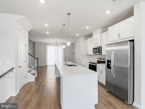 Townhouse For Rent - 26052 Ridge Road<br/> DAMASCUS, MD 20872