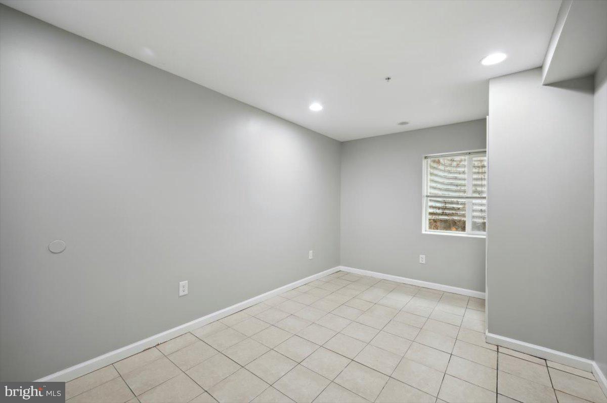 WASHINGTON SQ WEST - Residential Lease