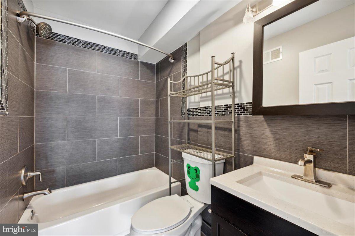 WASHINGTON SQ WEST - Residential Lease