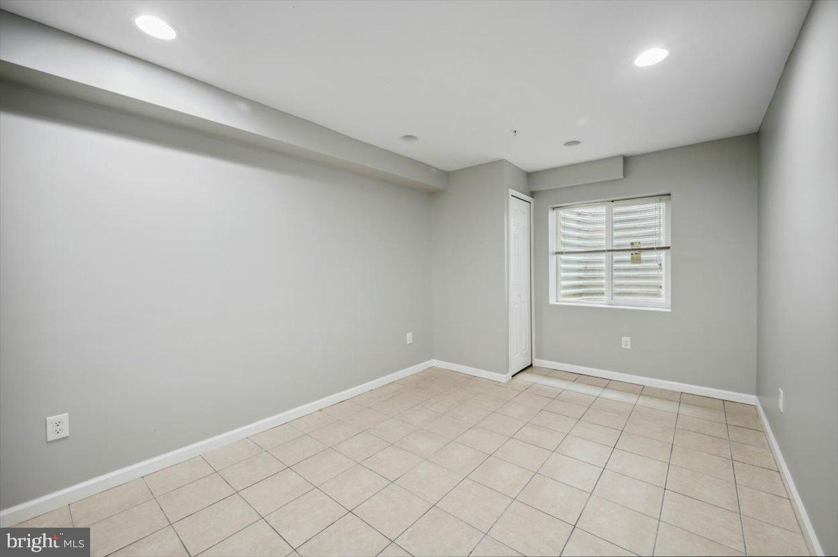 WASHINGTON SQ WEST - Residential Lease