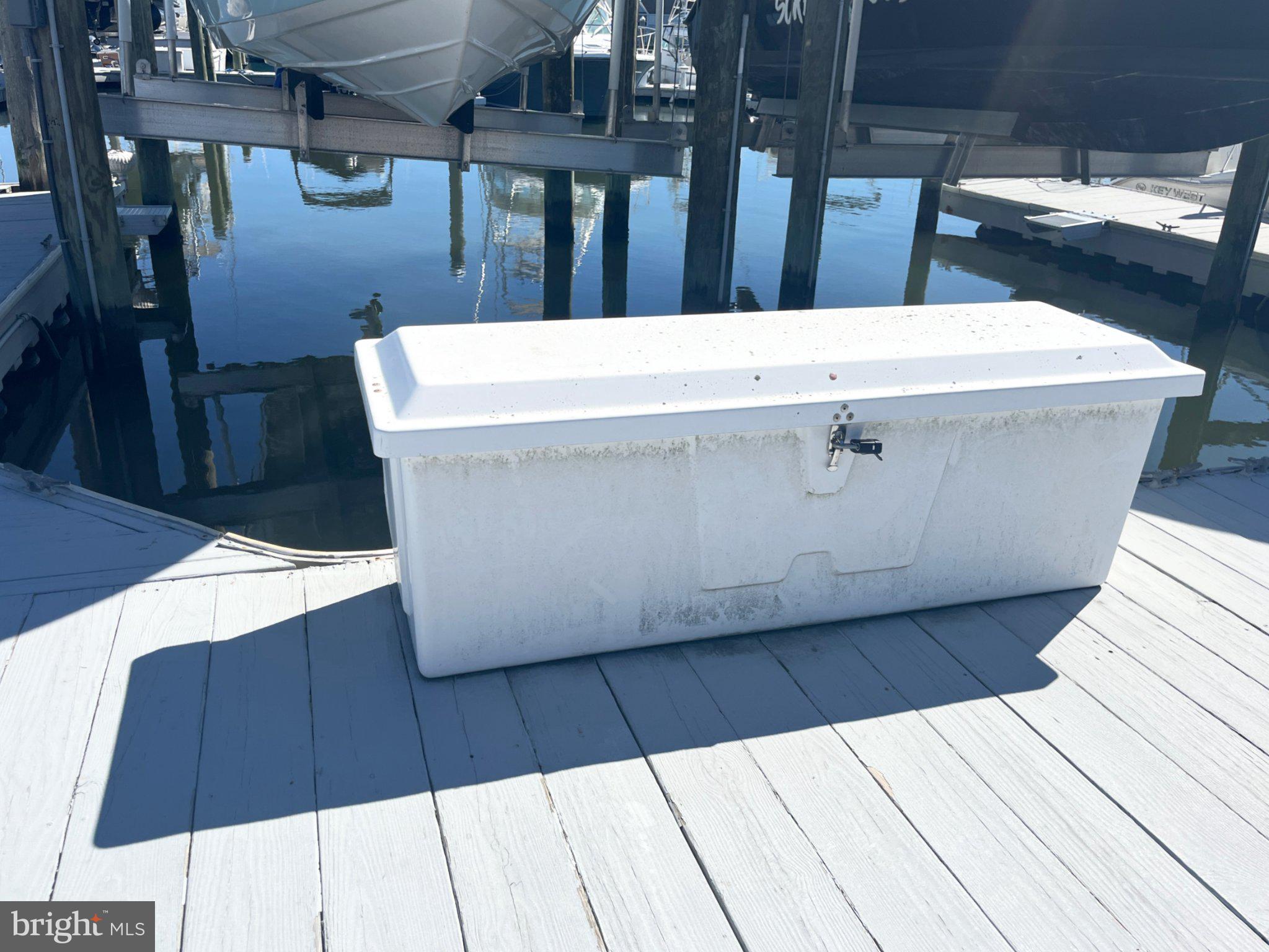 24B PINES POINT B BAY BSB24