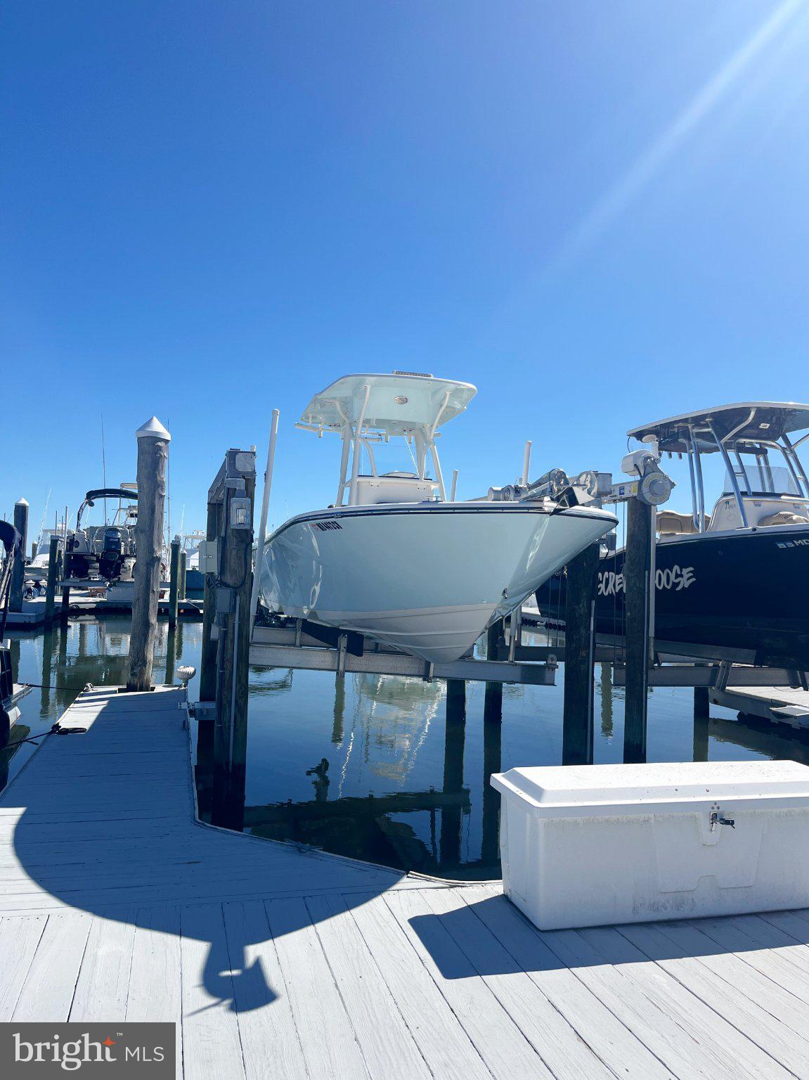24B PINES POINT B BAY BSB24