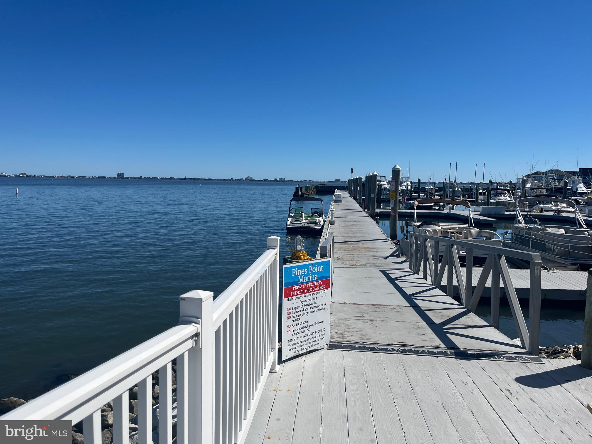 24B PINES POINT B BAY BSB24