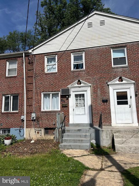 Townhouse For Sale - 831 Parkside Avenue<br/> TRENTON, NJ 08618