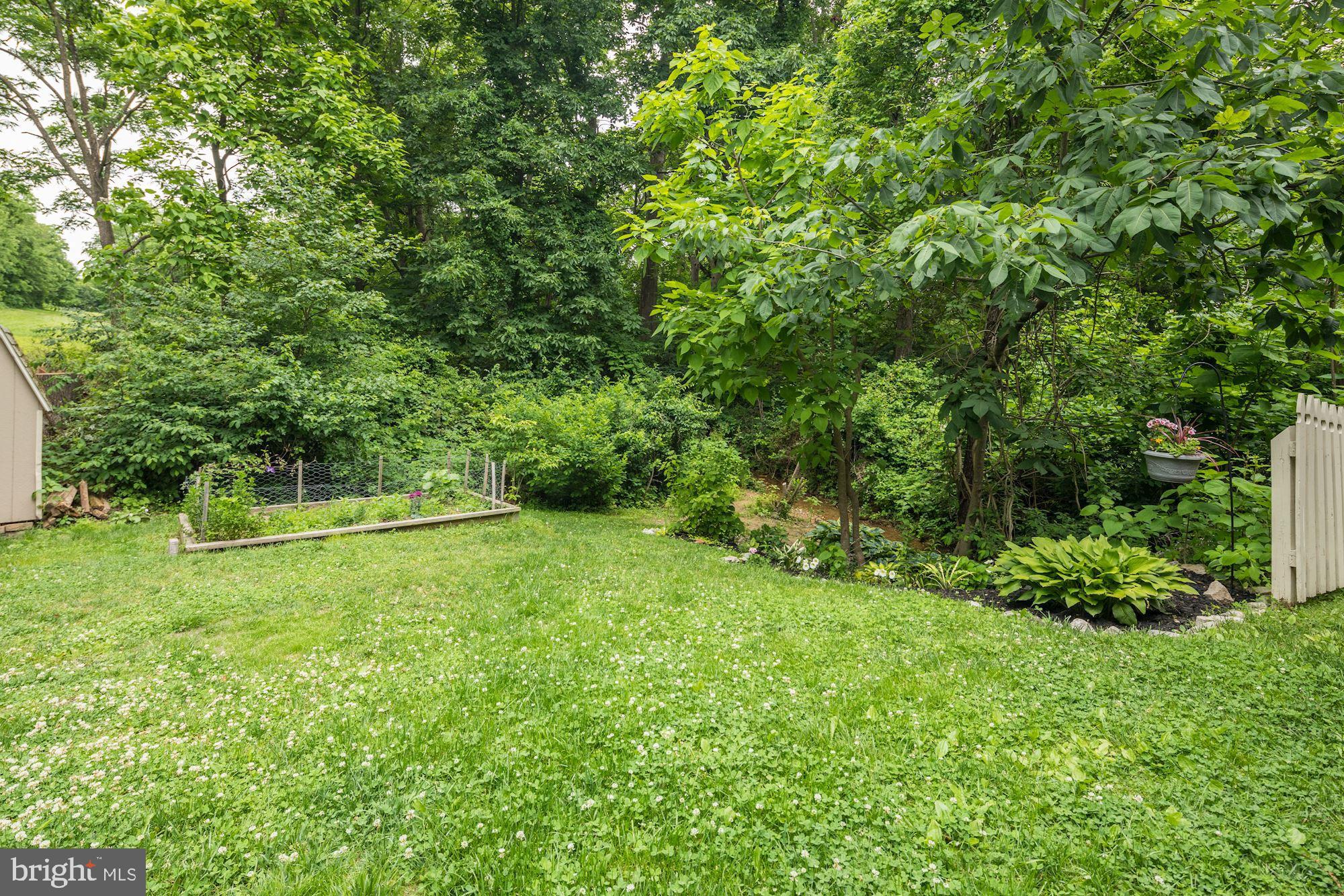 COLONIAL HILLS - Residential