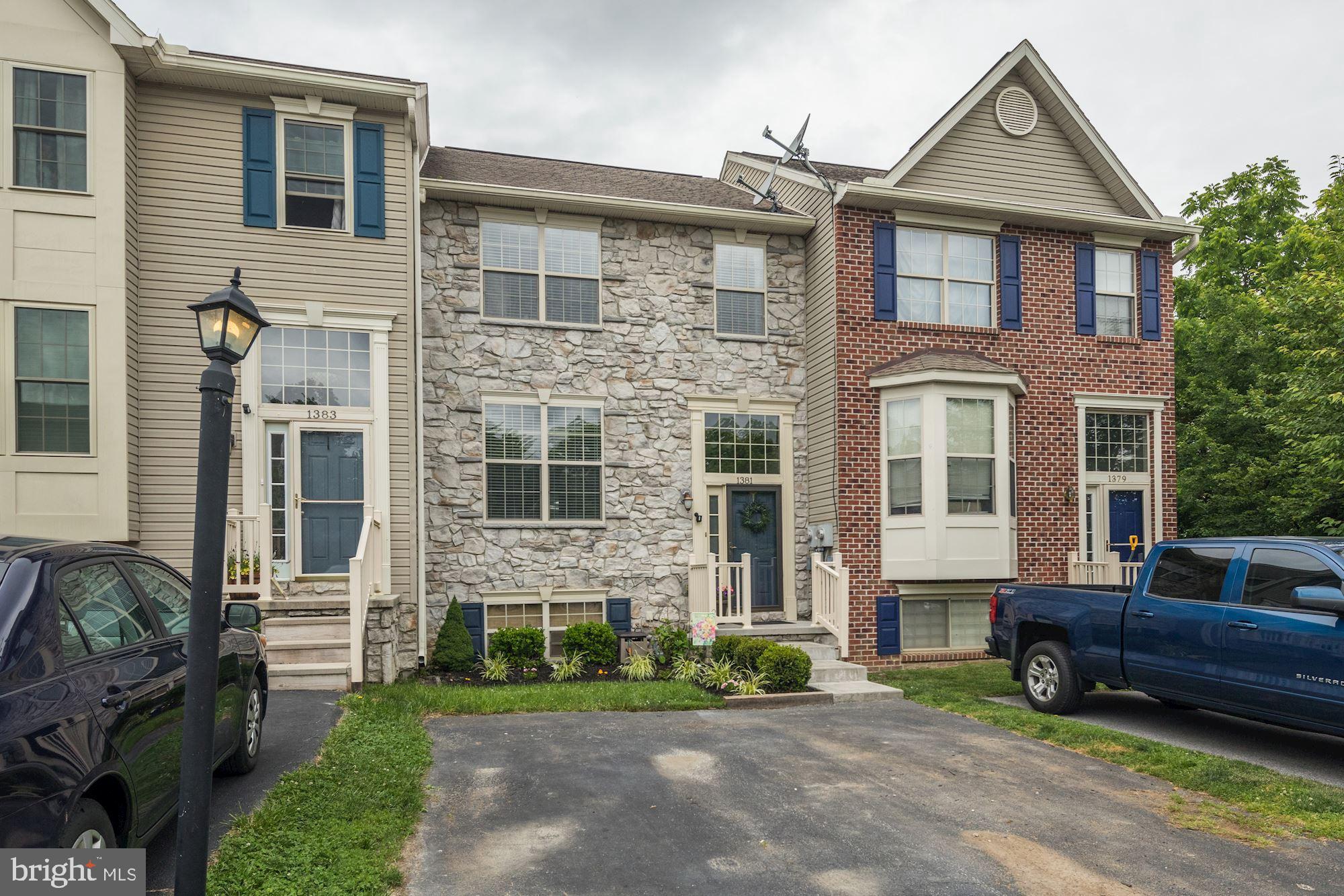 COLONIAL HILLS - Residential