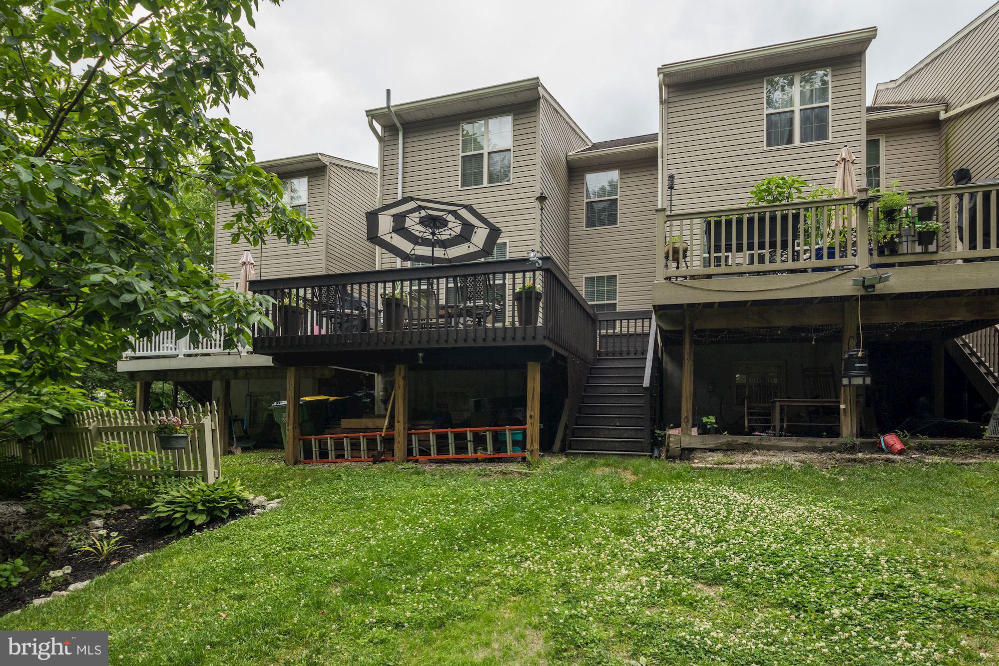 COLONIAL HILLS - Residential