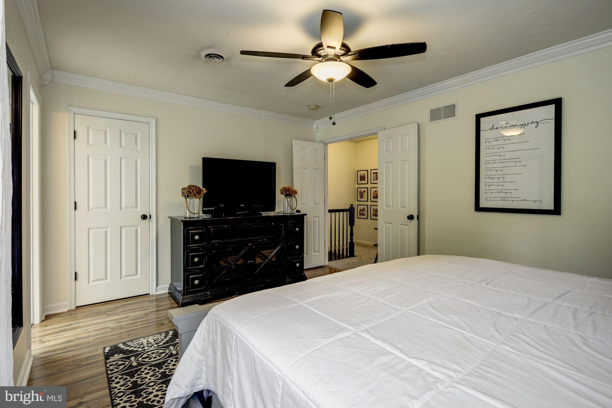 COLONIAL HILLS - Residential