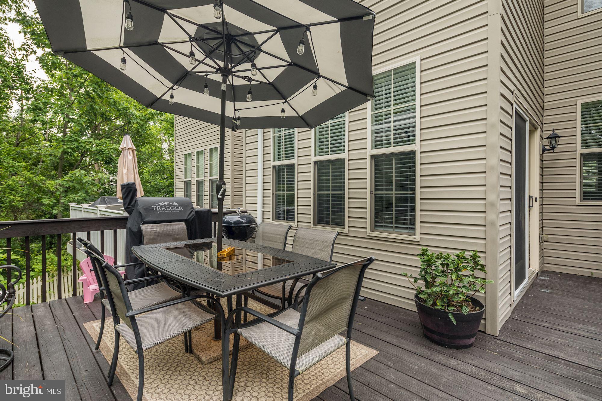 COLONIAL HILLS - Residential