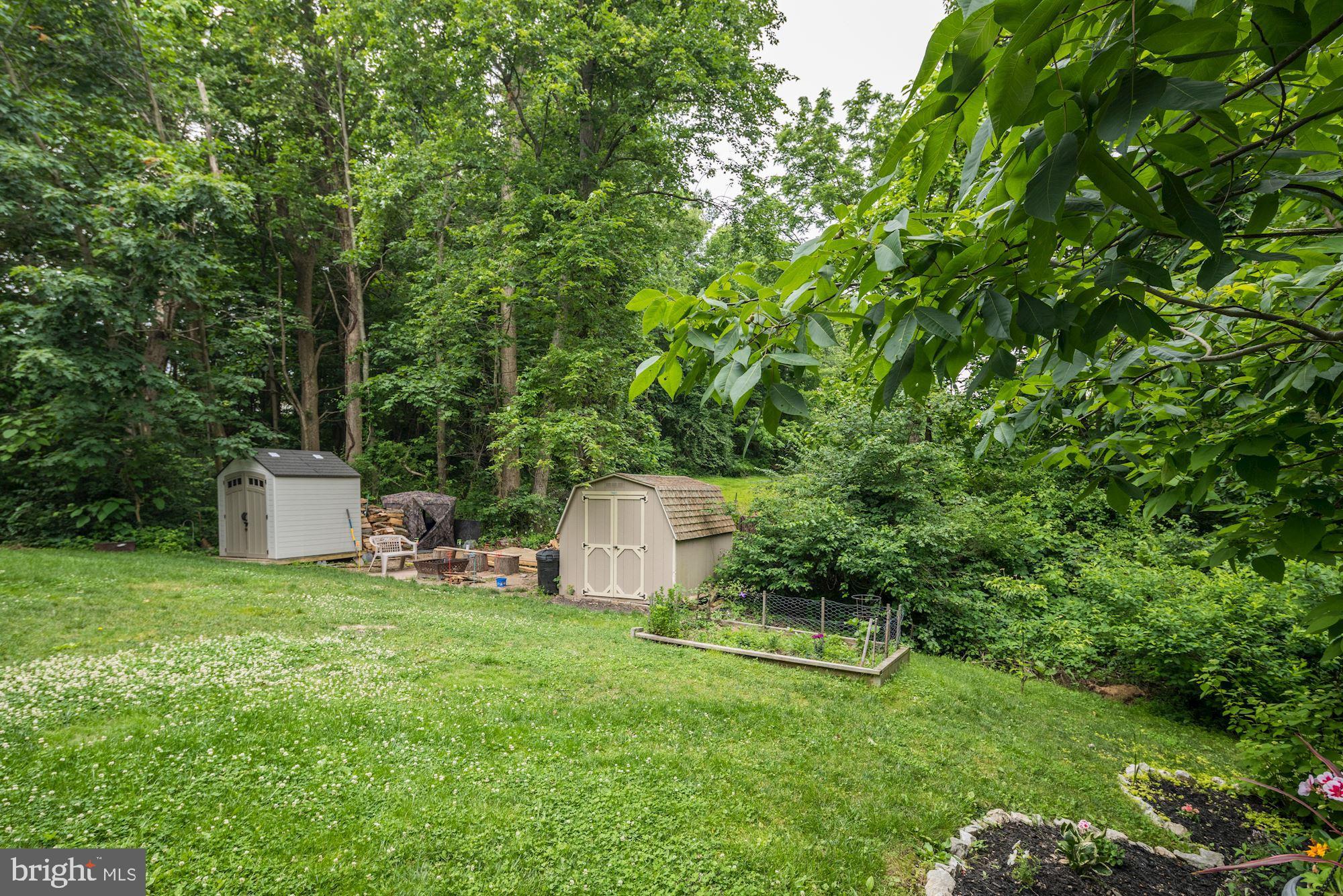 COLONIAL HILLS - Residential