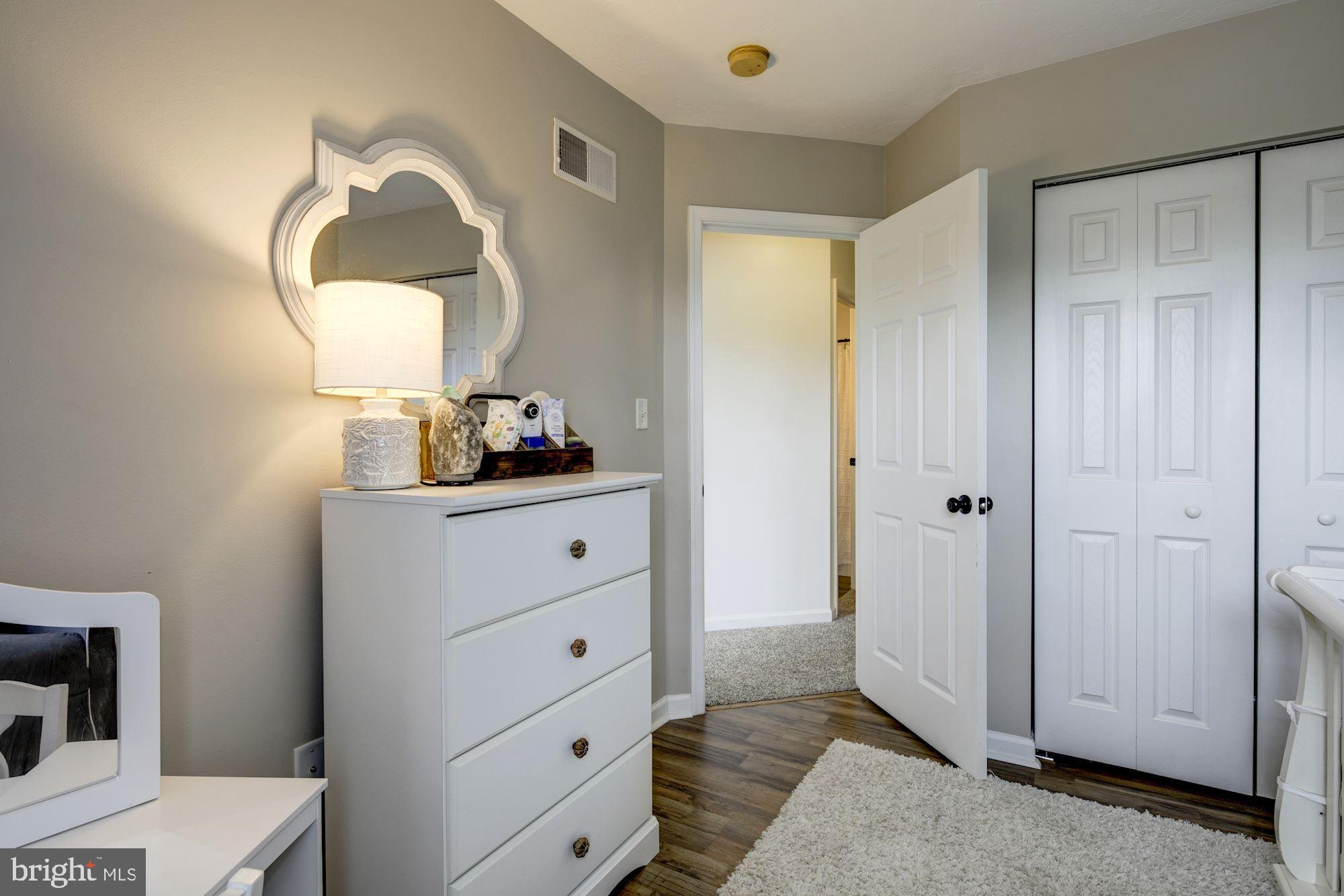 COLONIAL HILLS - Residential