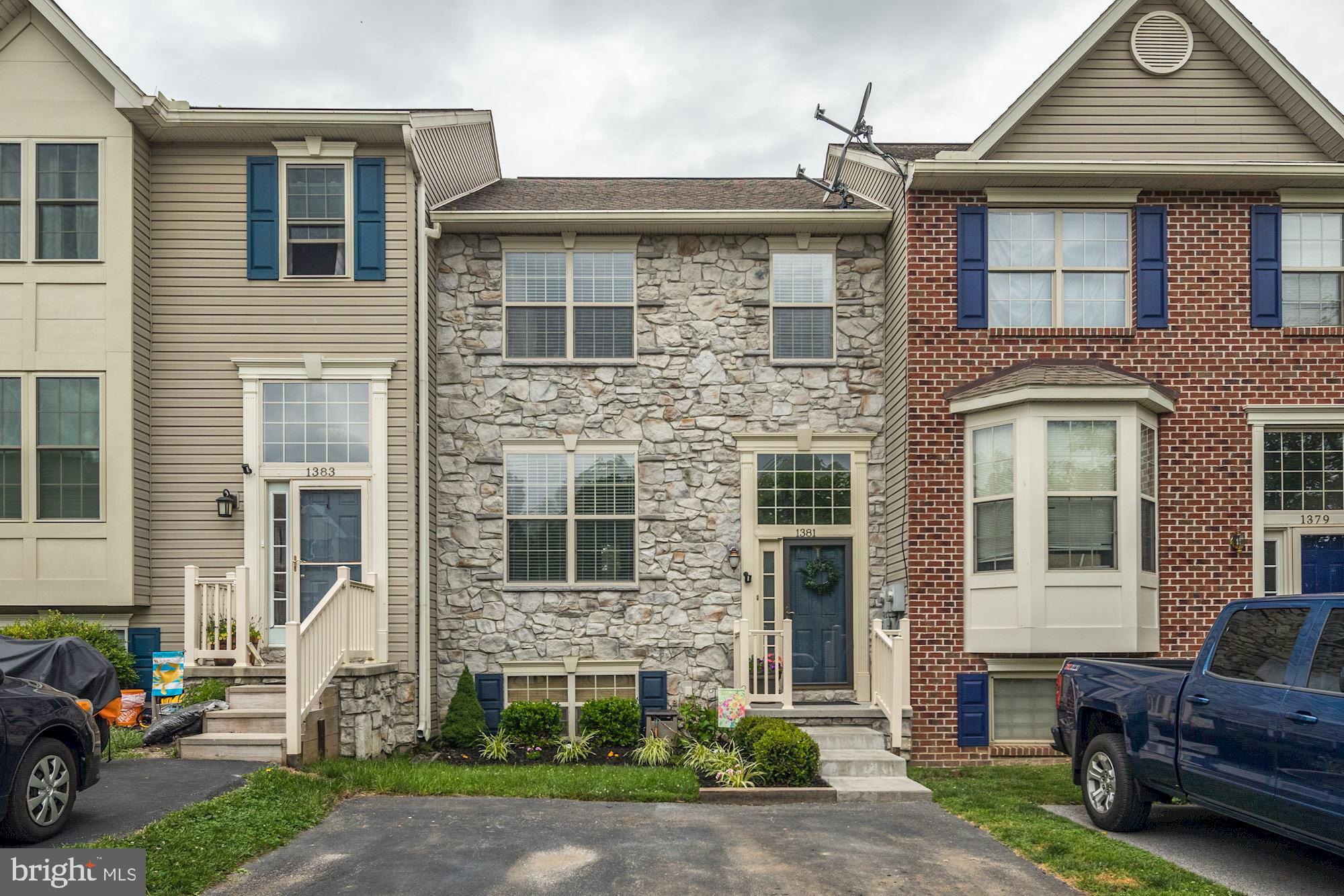 COLONIAL HILLS - Residential