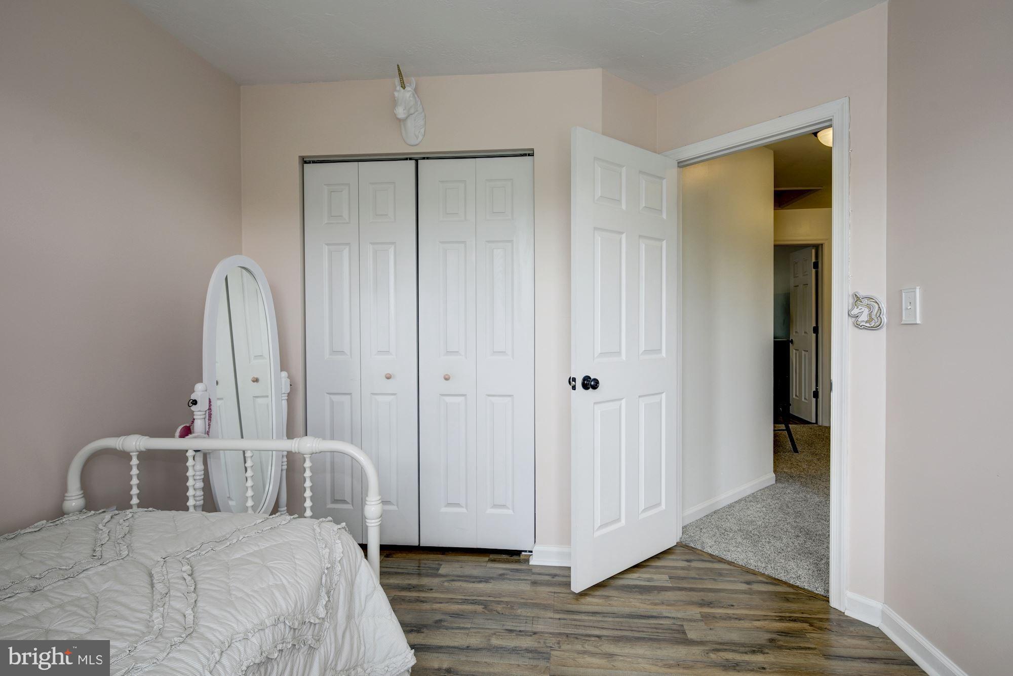 COLONIAL HILLS - Residential