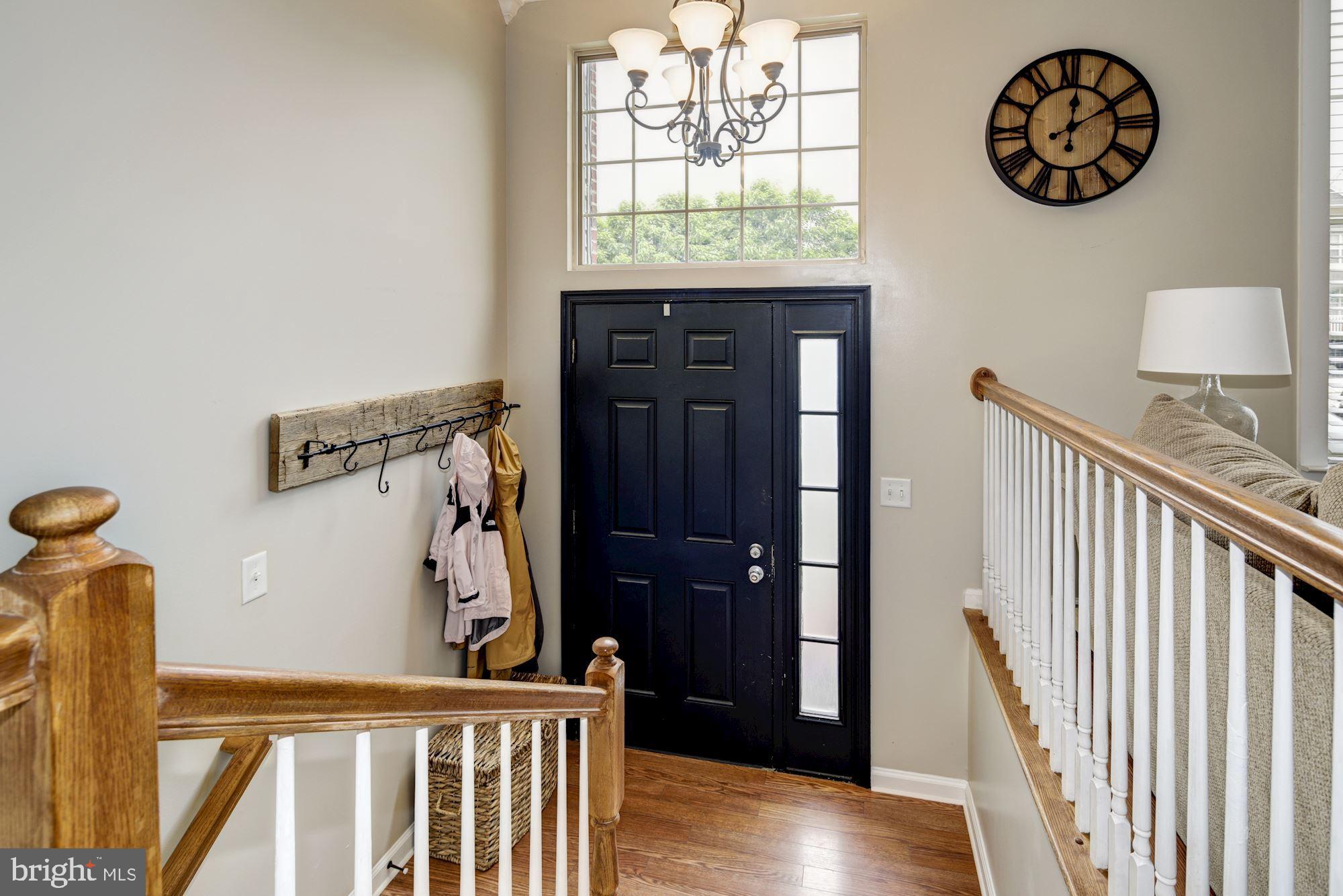 COLONIAL HILLS - Residential